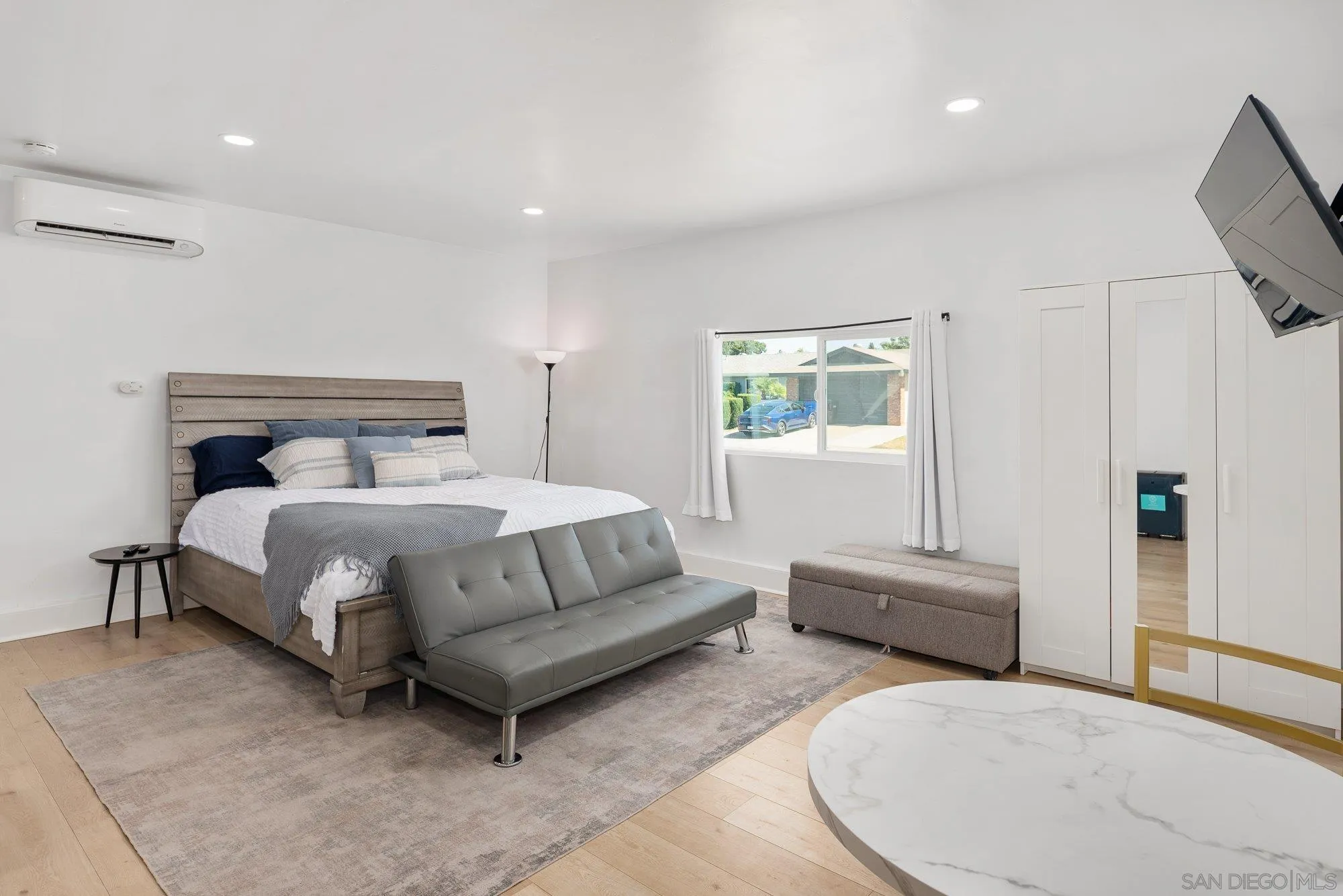 https://cdn.realtyfeed.com/cdn/127/250037077/774614f99268d28b6dd18ebf6b185a35.webp