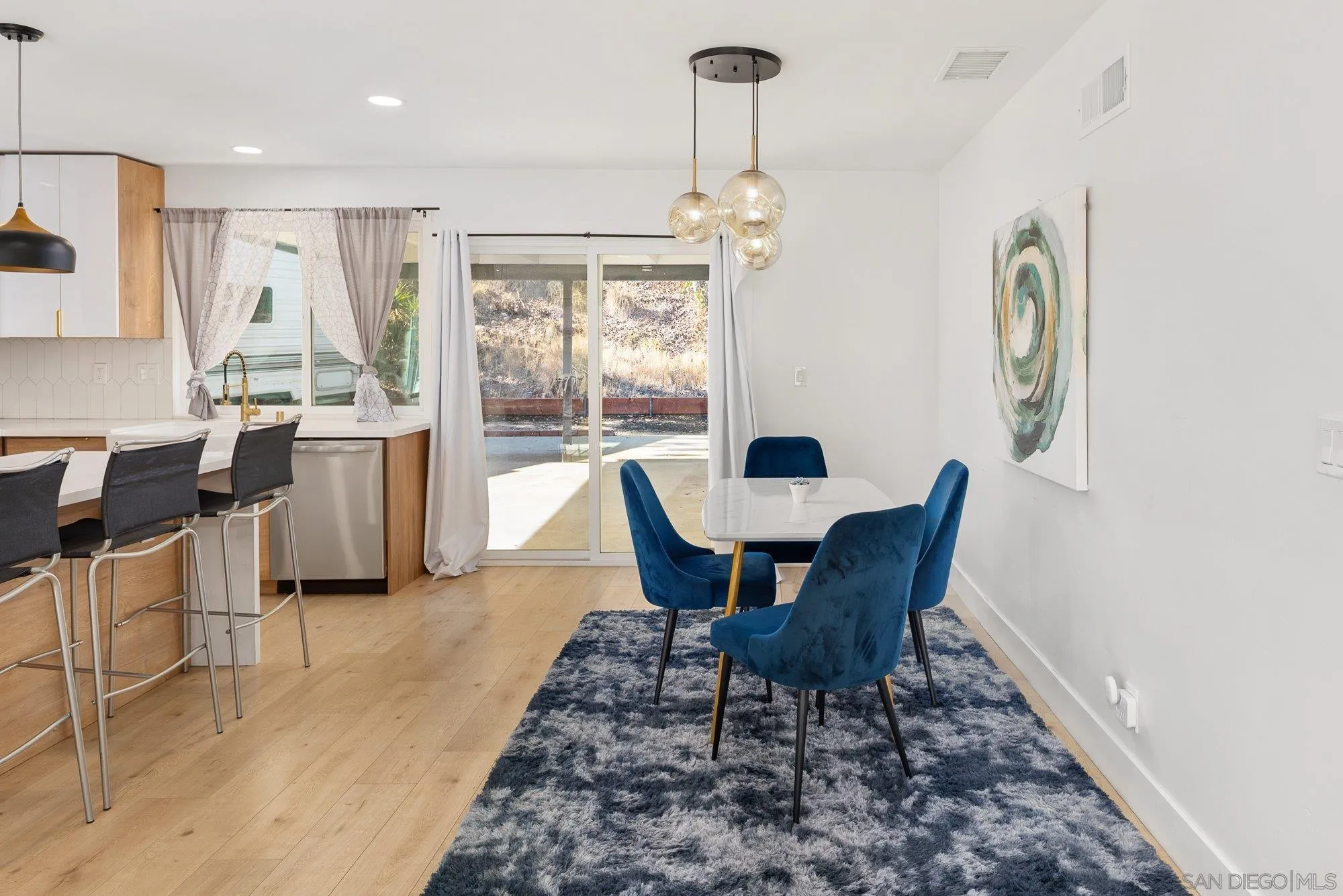 https://cdn.realtyfeed.com/cdn/127/250037077/ae6b71c95f89afaa93797c655b6c9050.webp