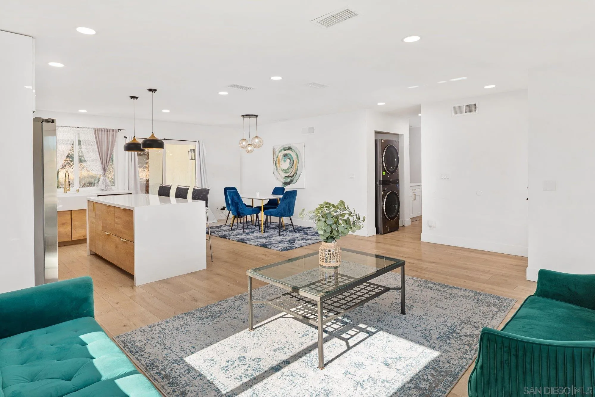 https://cdn.realtyfeed.com/cdn/127/250037077/b17b994734c018700fe5a33049d0cfe2.webp