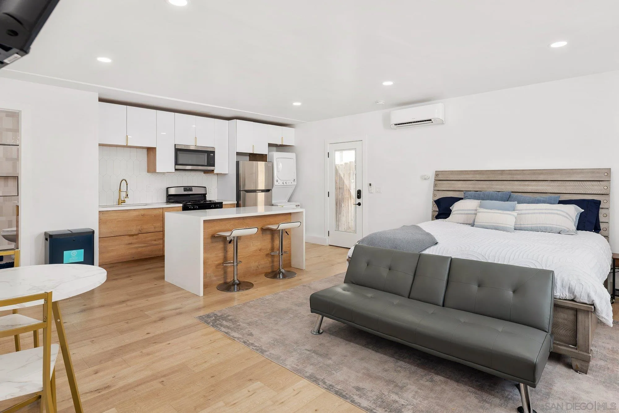 https://cdn.realtyfeed.com/cdn/127/250037077/b42b657d118266a09b9c50d7dee422da.webp