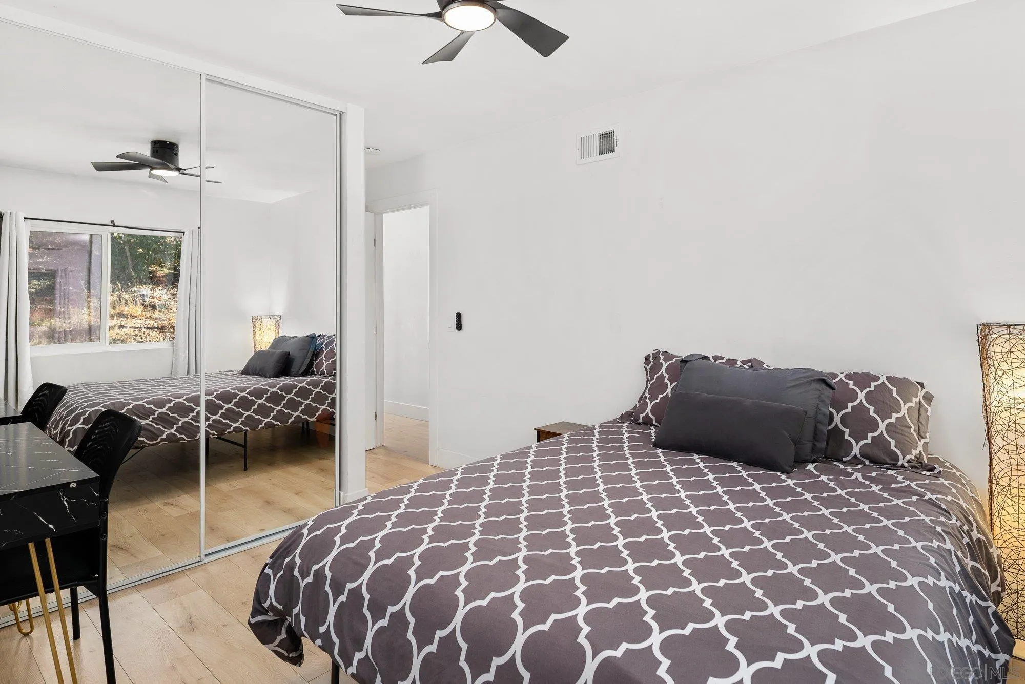 https://cdn.realtyfeed.com/cdn/127/250037077/c45df57c71e50bf464d07904148bd5ed.webp