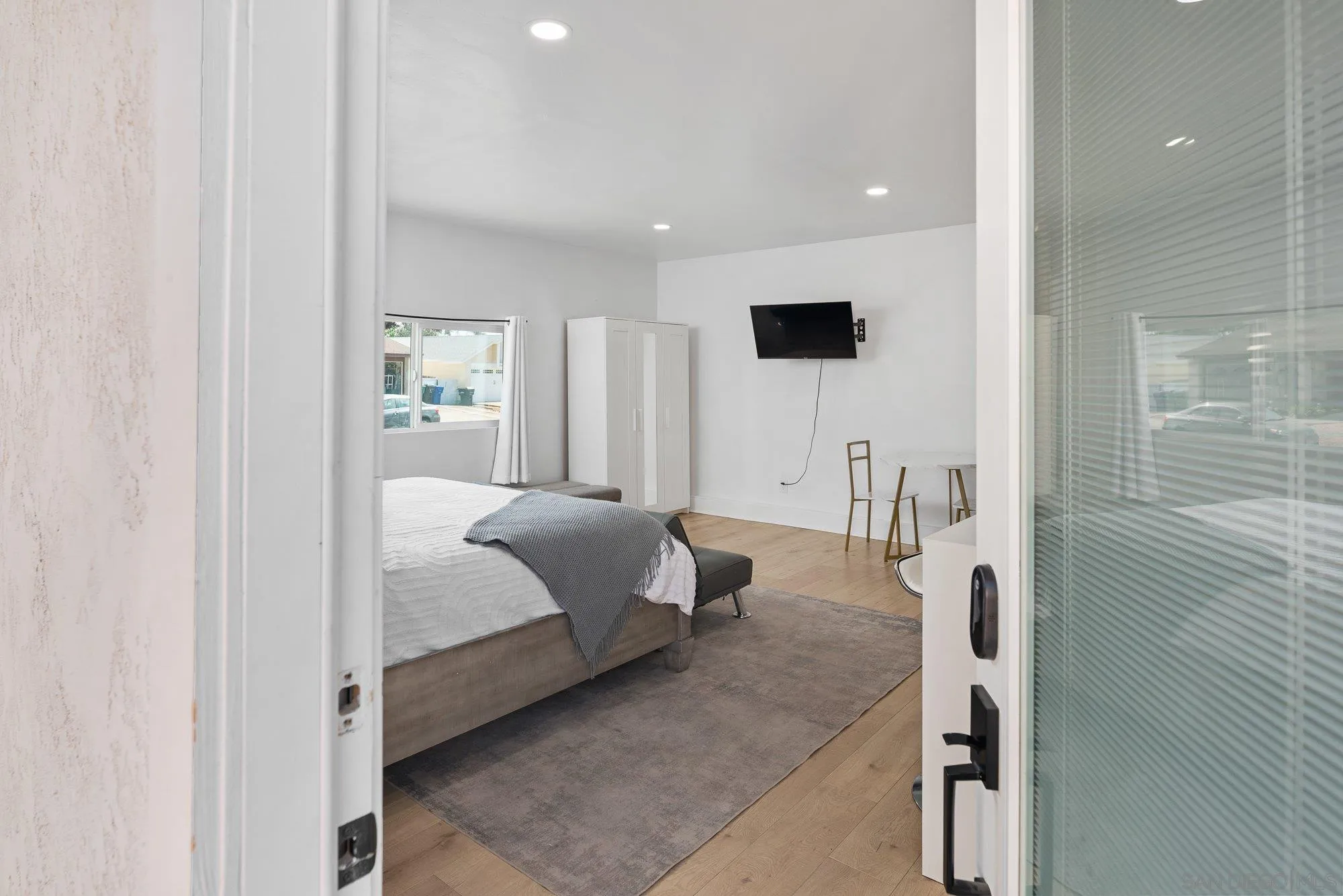 https://cdn.realtyfeed.com/cdn/127/250037077/f6b5ee91c9cb9eed13dbcc79e04890f4.webp