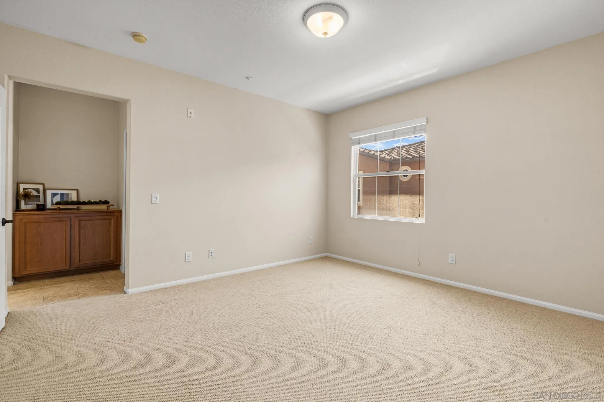 https://cdn.realtyfeed.com/cdn/127/250037080/a28962df6376477c2c1f25db7751dfeb.webp