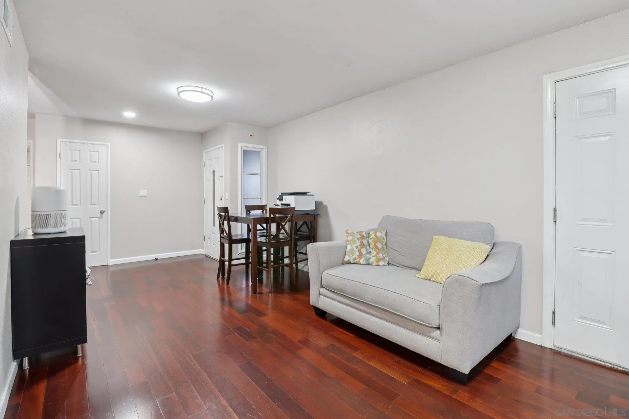 https://cdn.realtyfeed.com/cdn/127/250037082/01192eba8b19da0dbed02b5f7850a1cd.webp