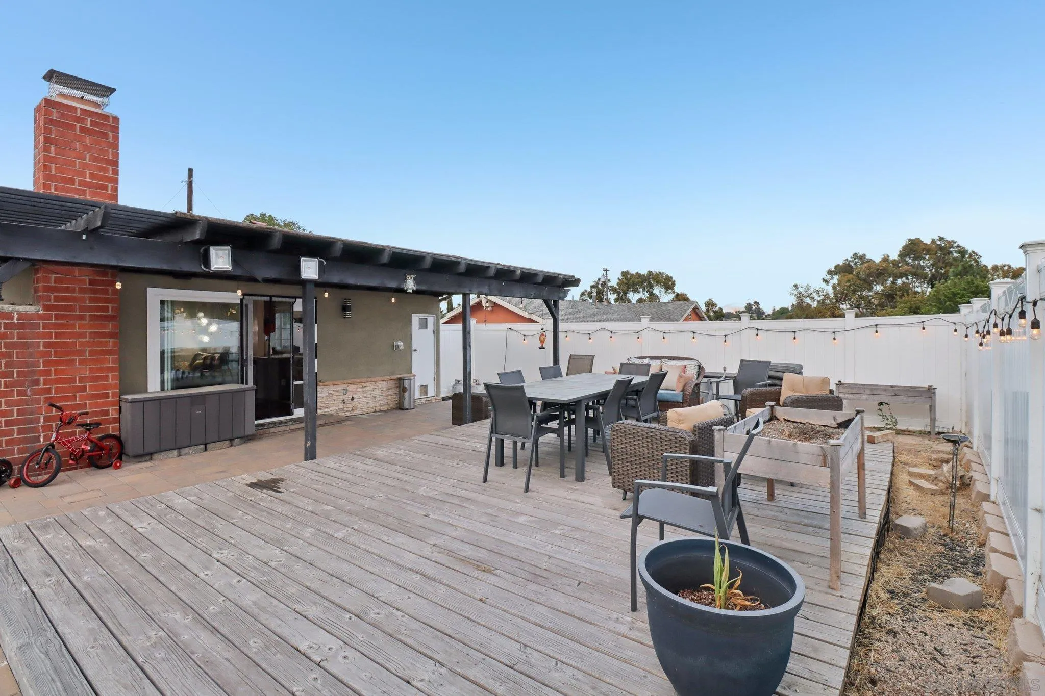 https://cdn.realtyfeed.com/cdn/127/250037082/6fa22bd93b42bd053b6e43f687e5ba20.webp