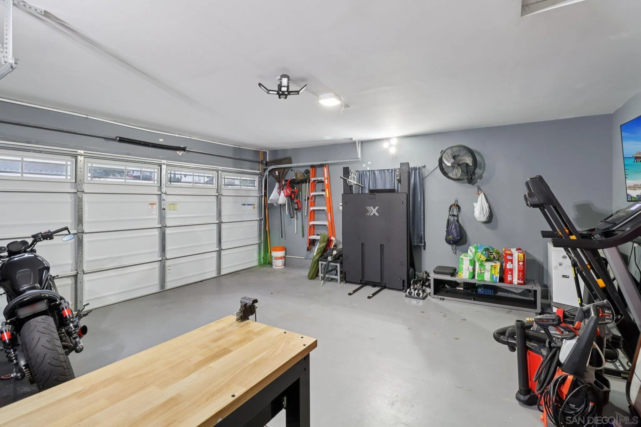 https://cdn.realtyfeed.com/cdn/127/250037082/81dbddacd2493872c4cbb891ea388f53.webp