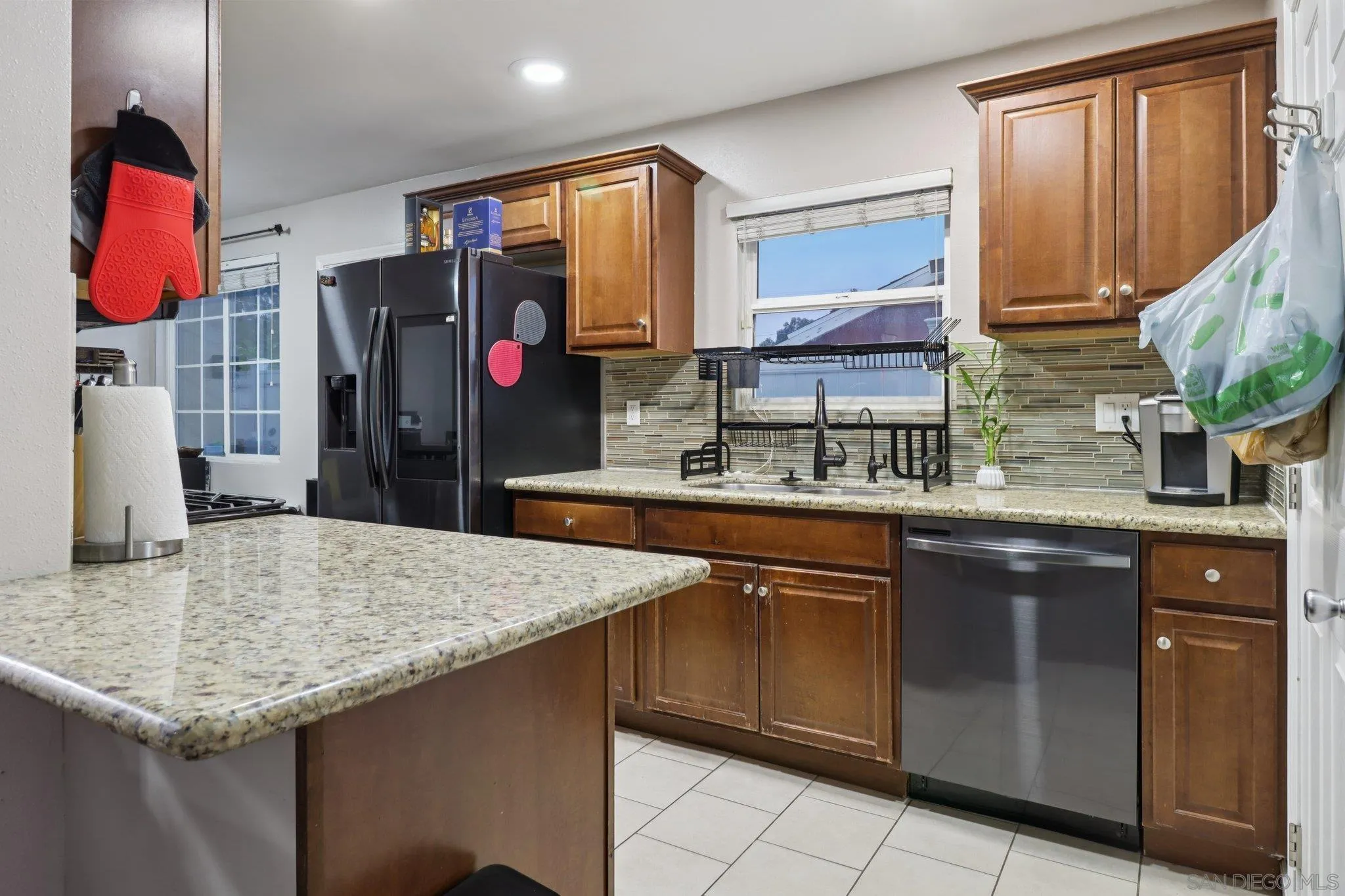 https://cdn.realtyfeed.com/cdn/127/250037082/987d87be723492dab882ec298d9e859d.webp