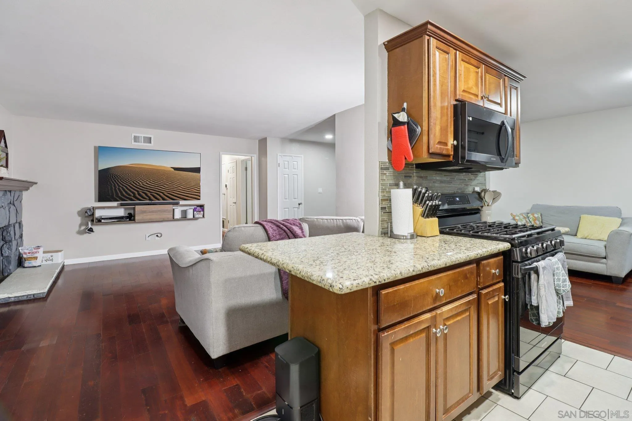 https://cdn.realtyfeed.com/cdn/127/250037082/a95dcabcb88fb76c0595a3e3356408ac.webp