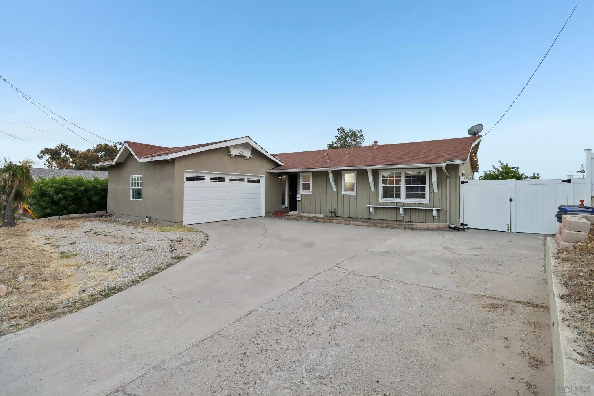 https://cdn.realtyfeed.com/cdn/127/250037082/b06715c62b65fee4e643263e4cd874cf.webp