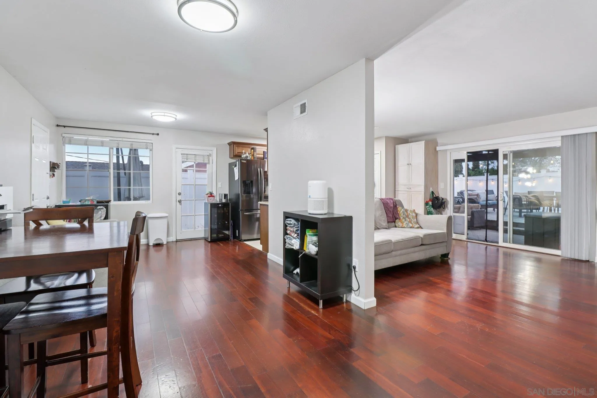 https://cdn.realtyfeed.com/cdn/127/250037082/d65c4c1cdc457365e2a4ab325617a899.webp