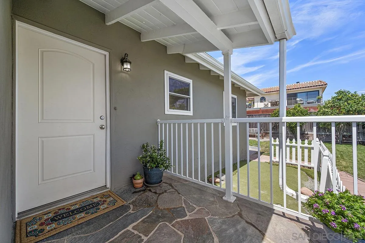 https://cdn.realtyfeed.com/cdn/127/250037083/02bc7e5e3b24995005daebc97ab0a4c8.webp