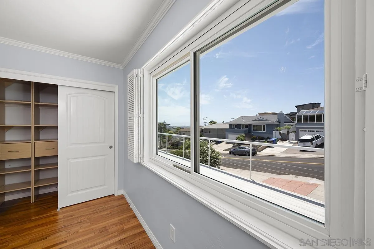 https://cdn.realtyfeed.com/cdn/127/250037083/2f8bd1877a69151a4e3e1c4e1acaf153.webp