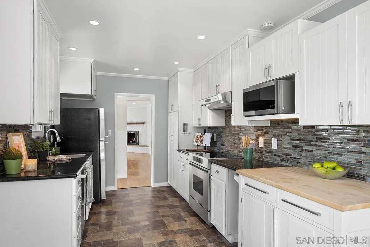 https://cdn.realtyfeed.com/cdn/127/250037083/429828cc3ec69dd142369fb5a873a172.webp