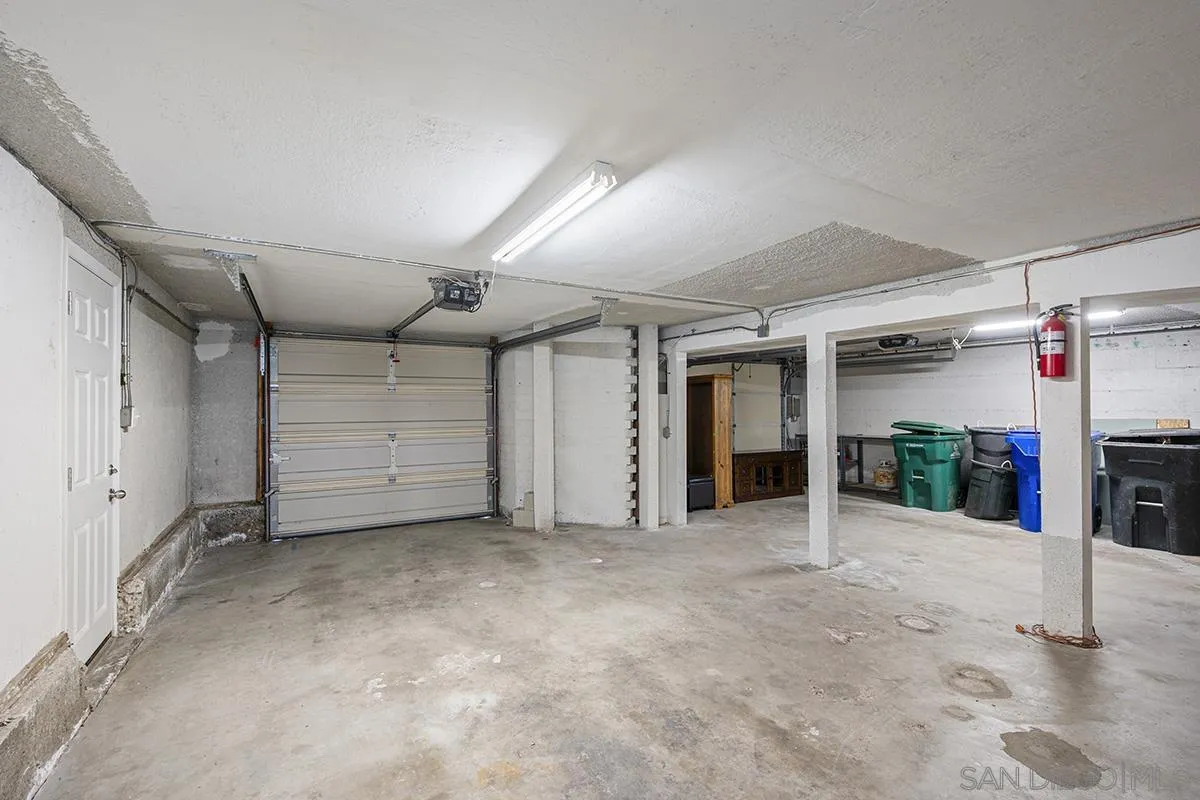 https://cdn.realtyfeed.com/cdn/127/250037083/799c19b25f98b0a2c0799a57de5a1a79.webp