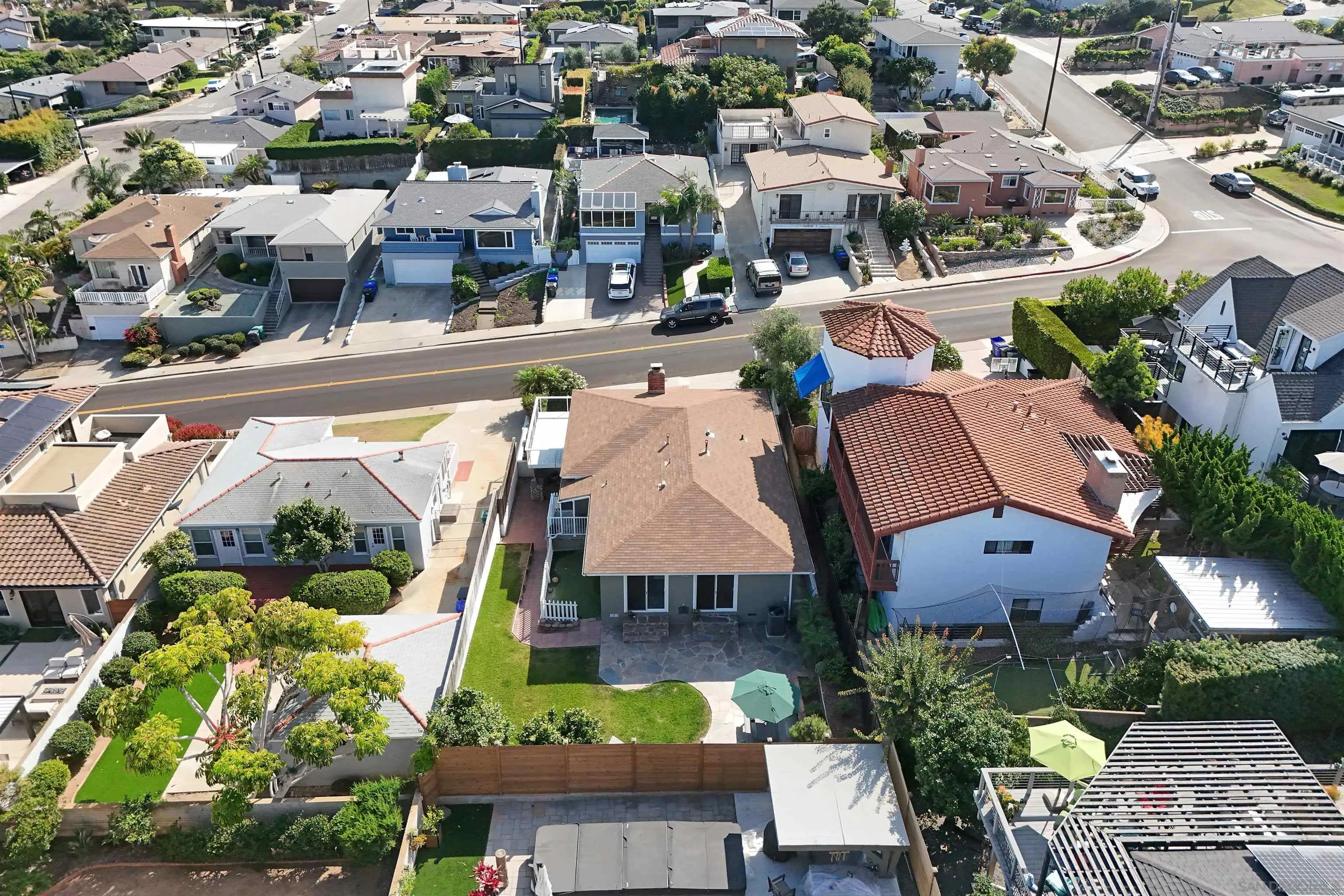 https://cdn.realtyfeed.com/cdn/127/250037083/820518658a7d4ba257b93b067d7d184f.webp