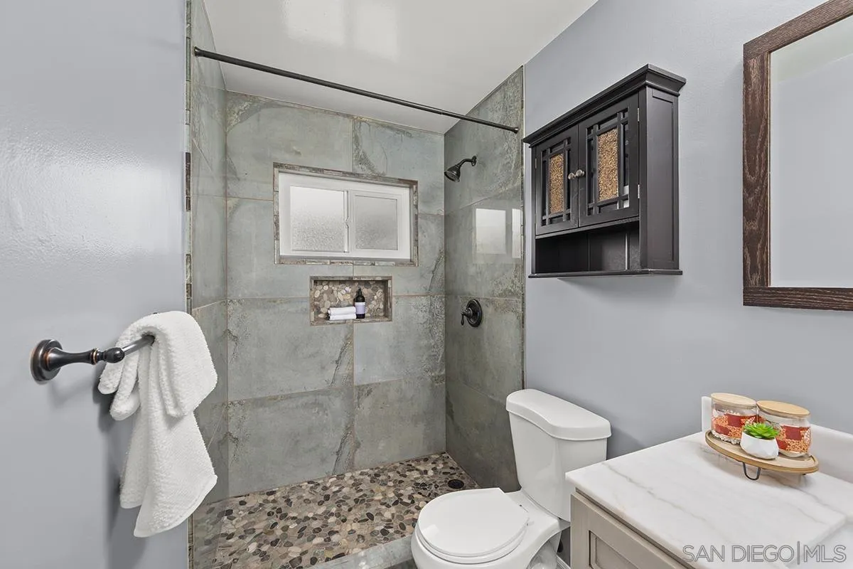https://cdn.realtyfeed.com/cdn/127/250037083/8e045f044549571a79ecb45349a497e4.webp