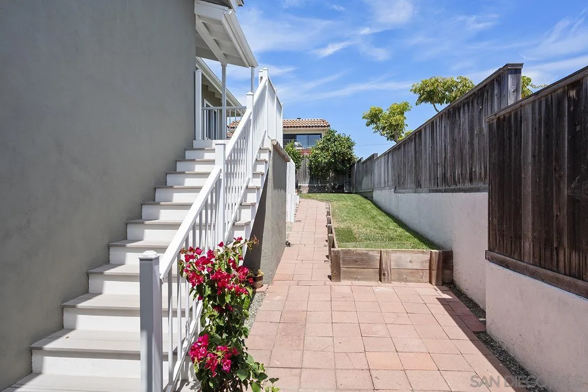 https://cdn.realtyfeed.com/cdn/127/250037083/9032e0014c3614cb04b17c19993516c1.webp