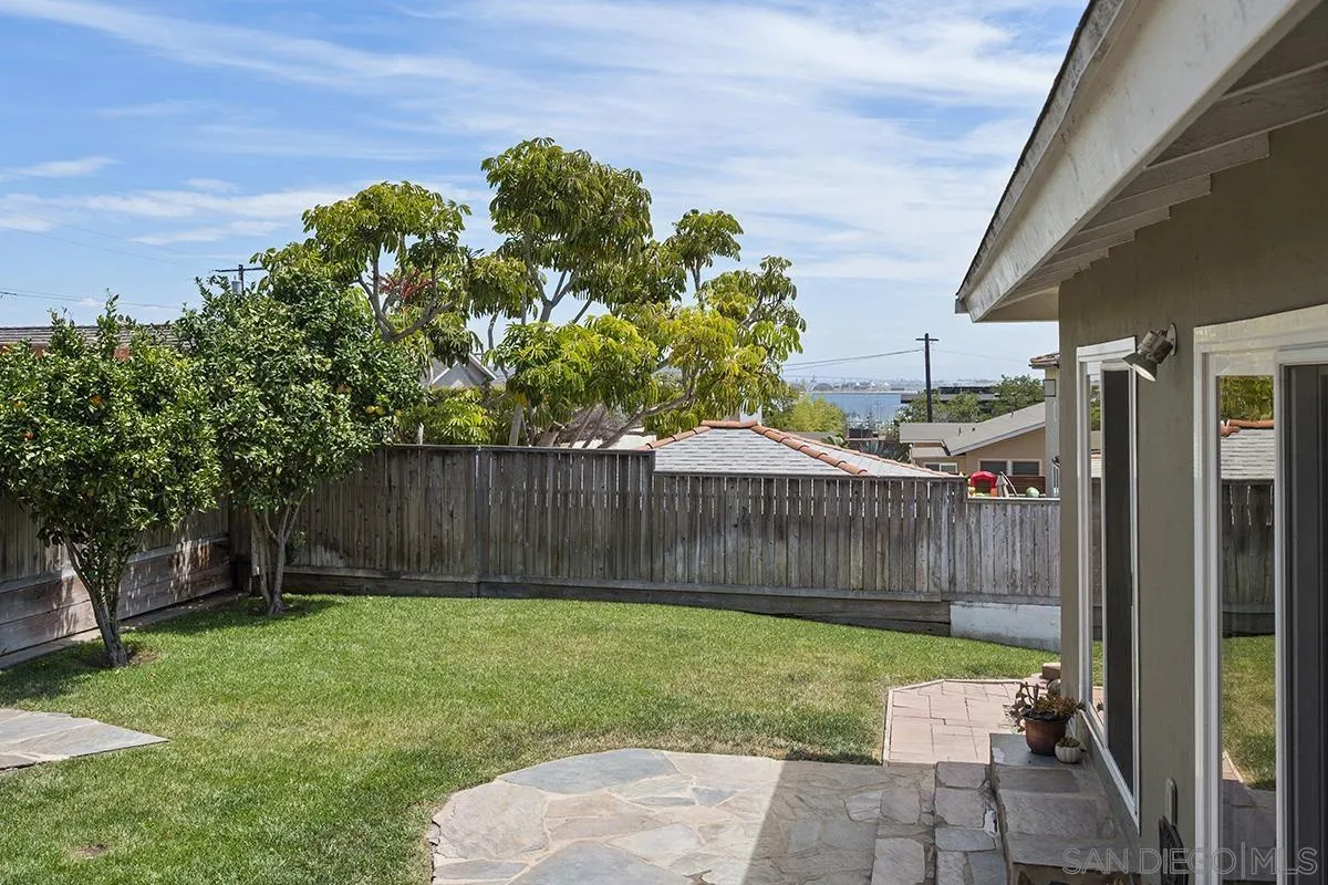 https://cdn.realtyfeed.com/cdn/127/250037083/b30ae5a5fb614dffdcc33a754cca764a.webp