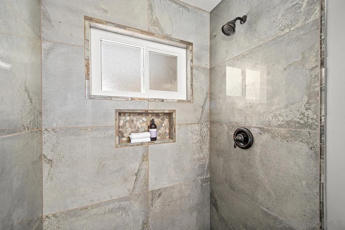 https://cdn.realtyfeed.com/cdn/127/250037083/b92d8074fa19fdb122518d2593b50475.webp