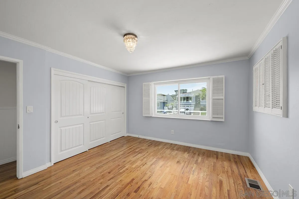 https://cdn.realtyfeed.com/cdn/127/250037083/da77168b8a1c038c69fdd13972433f55.webp