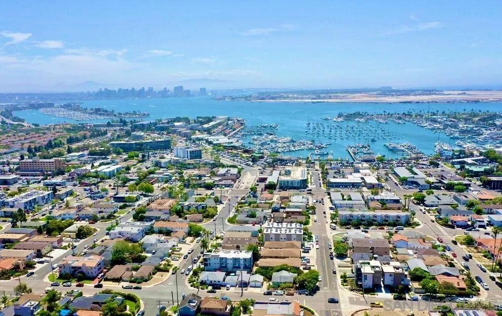 https://cdn.realtyfeed.com/cdn/127/250037083/e27d6aaeab4a4f6de0b4df0bb97fc199.webp