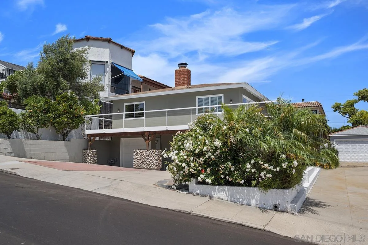 https://cdn.realtyfeed.com/cdn/127/250037083/f496125f3c1c886d67549975b278bf28.webp