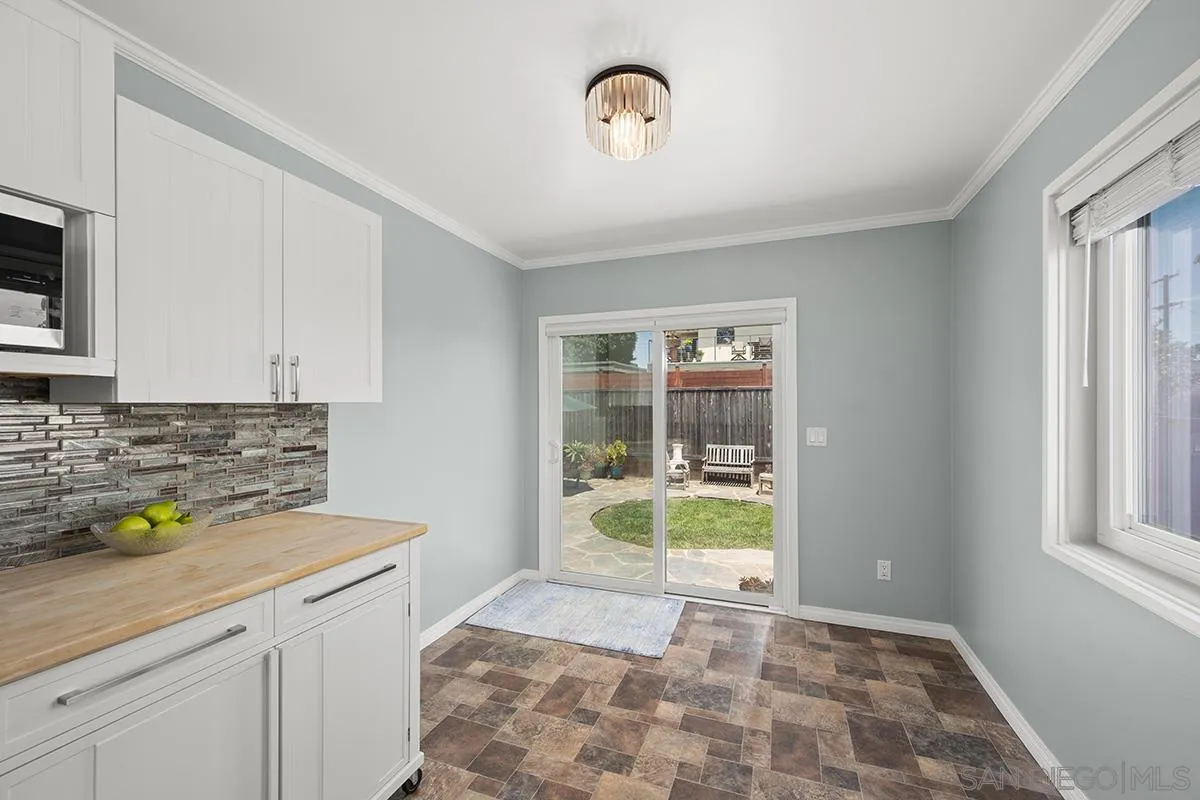 https://cdn.realtyfeed.com/cdn/127/250037083/faf79e5fa9273102c2e1685479c2b460.webp