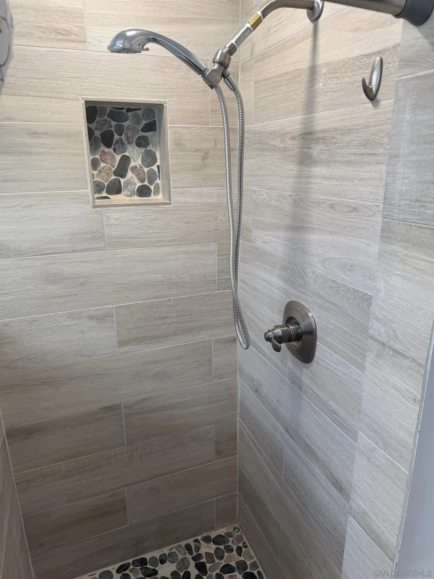 https://cdn.realtyfeed.com/cdn/127/250037087/2597d588cbdbe17d54d365a624e3823d.webp