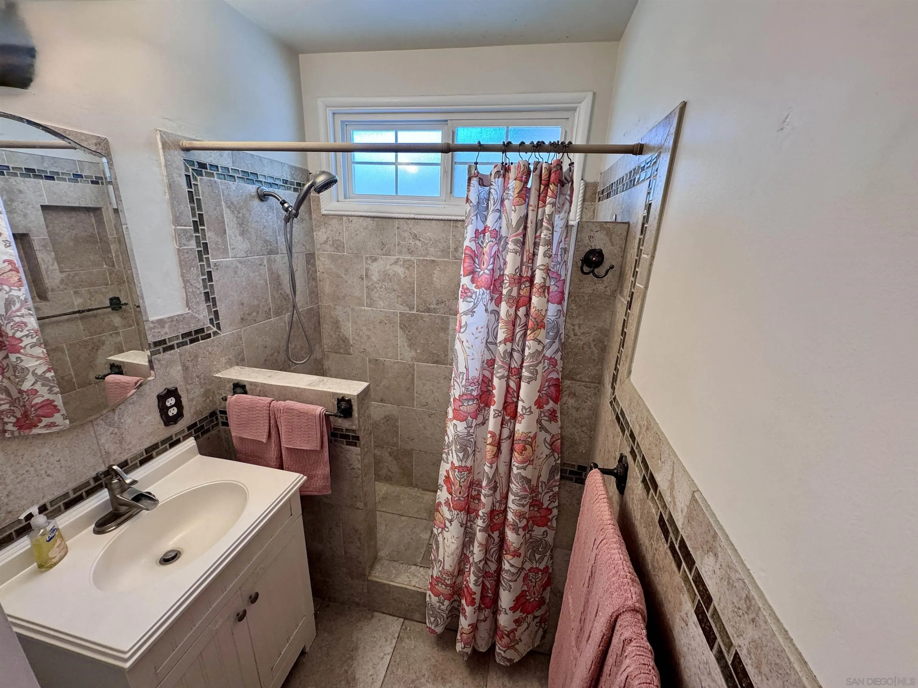 https://cdn.realtyfeed.com/cdn/127/250037087/483509679a09551030661a43f0a2b6f3.webp
