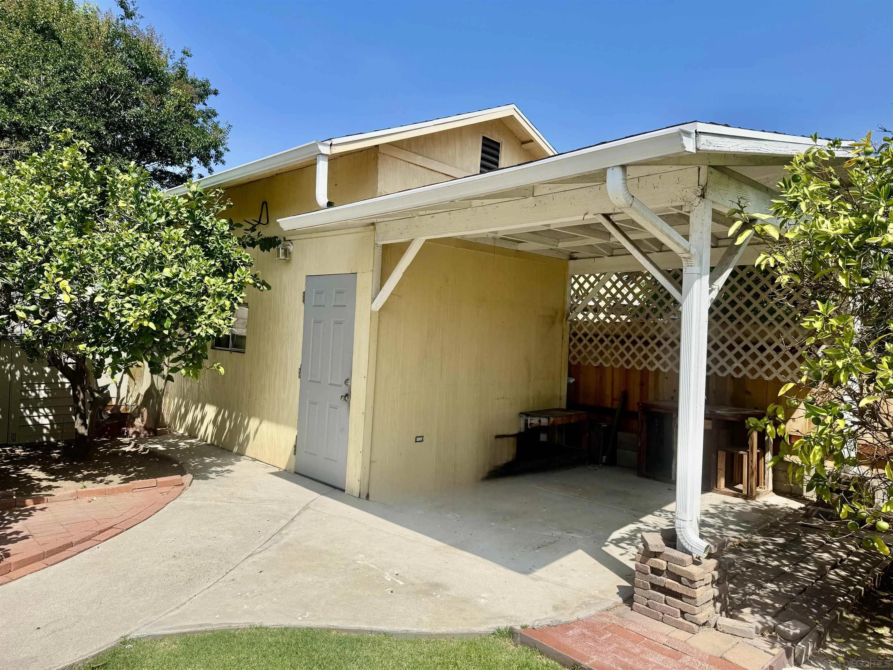 https://cdn.realtyfeed.com/cdn/127/250037087/63acba519f996a99e5b418bb9e93cda1.webp