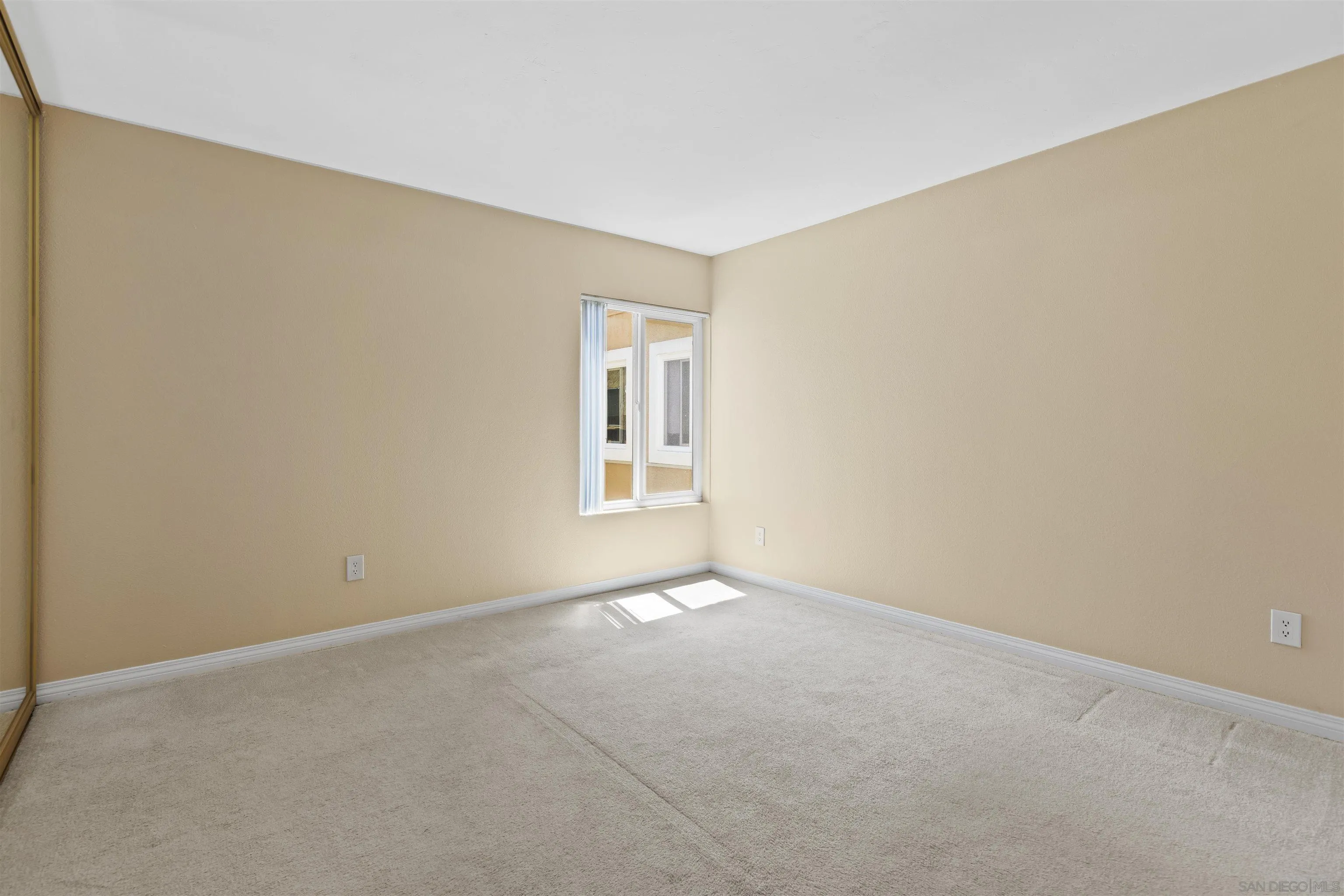 https://cdn.realtyfeed.com/cdn/127/250037090/5693b720ee28a9f4ce017ba1dae6a291.webp