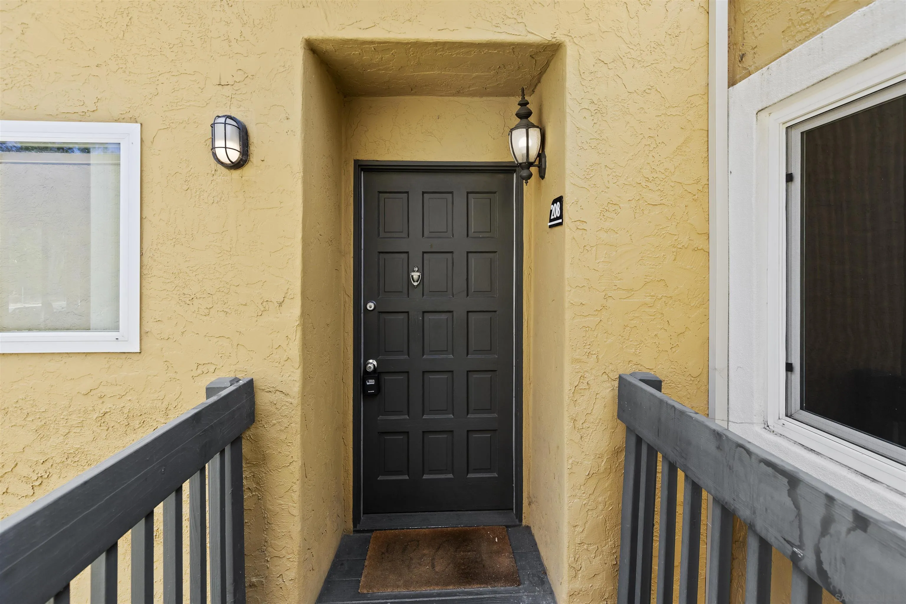 https://cdn.realtyfeed.com/cdn/127/250037090/6c5cadbd87b80f0422fb82a2f79b15cc.webp