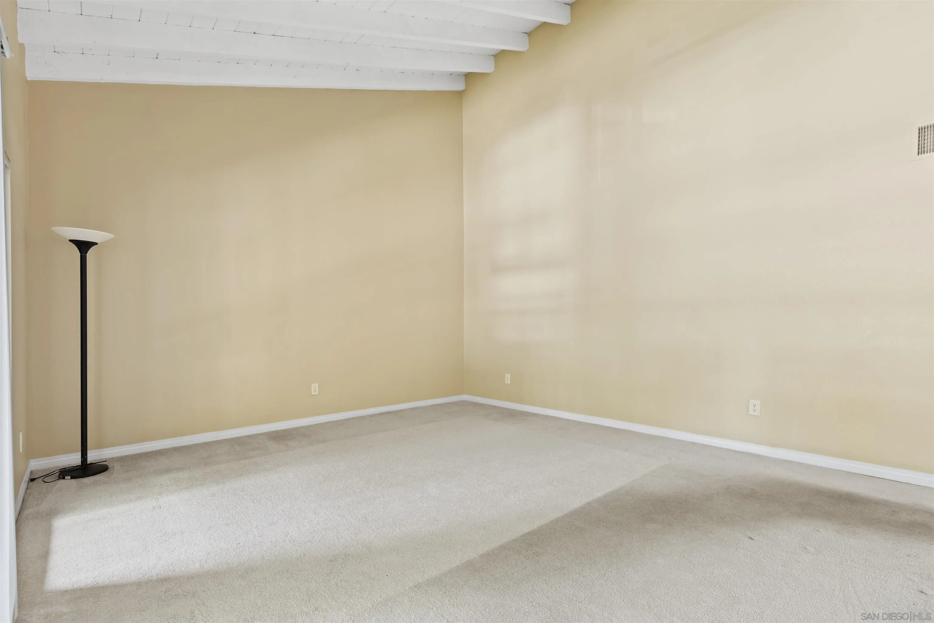 https://cdn.realtyfeed.com/cdn/127/250037090/71c4d754d9a1d7f426afe24e81445207.webp