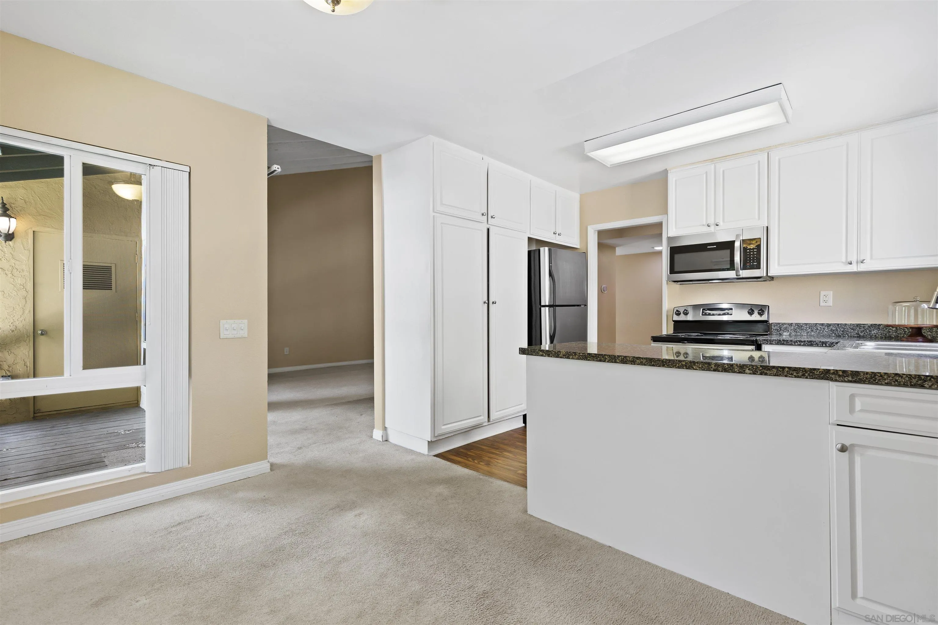https://cdn.realtyfeed.com/cdn/127/250037090/c632dafcc770f3d93aefc163471da06d.webp