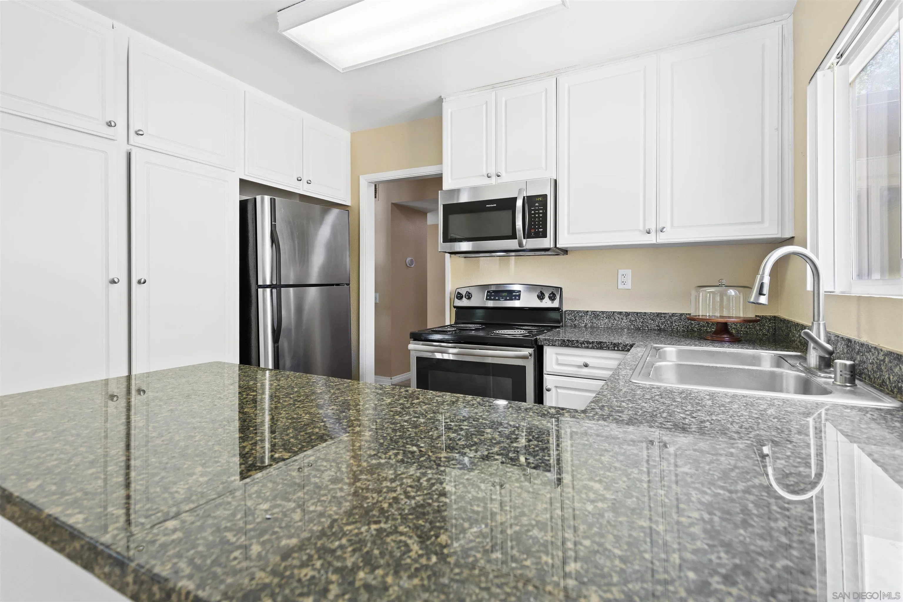https://cdn.realtyfeed.com/cdn/127/250037090/db7184025b13cf631df37ba511fcacf9.webp
