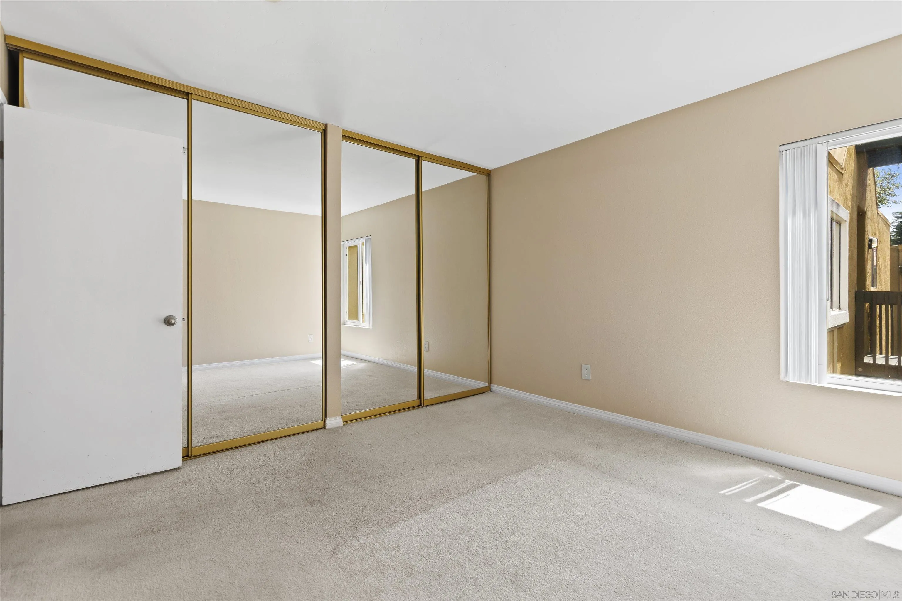 https://cdn.realtyfeed.com/cdn/127/250037090/e36be8b7cc04a84430723eea7c481d38.webp