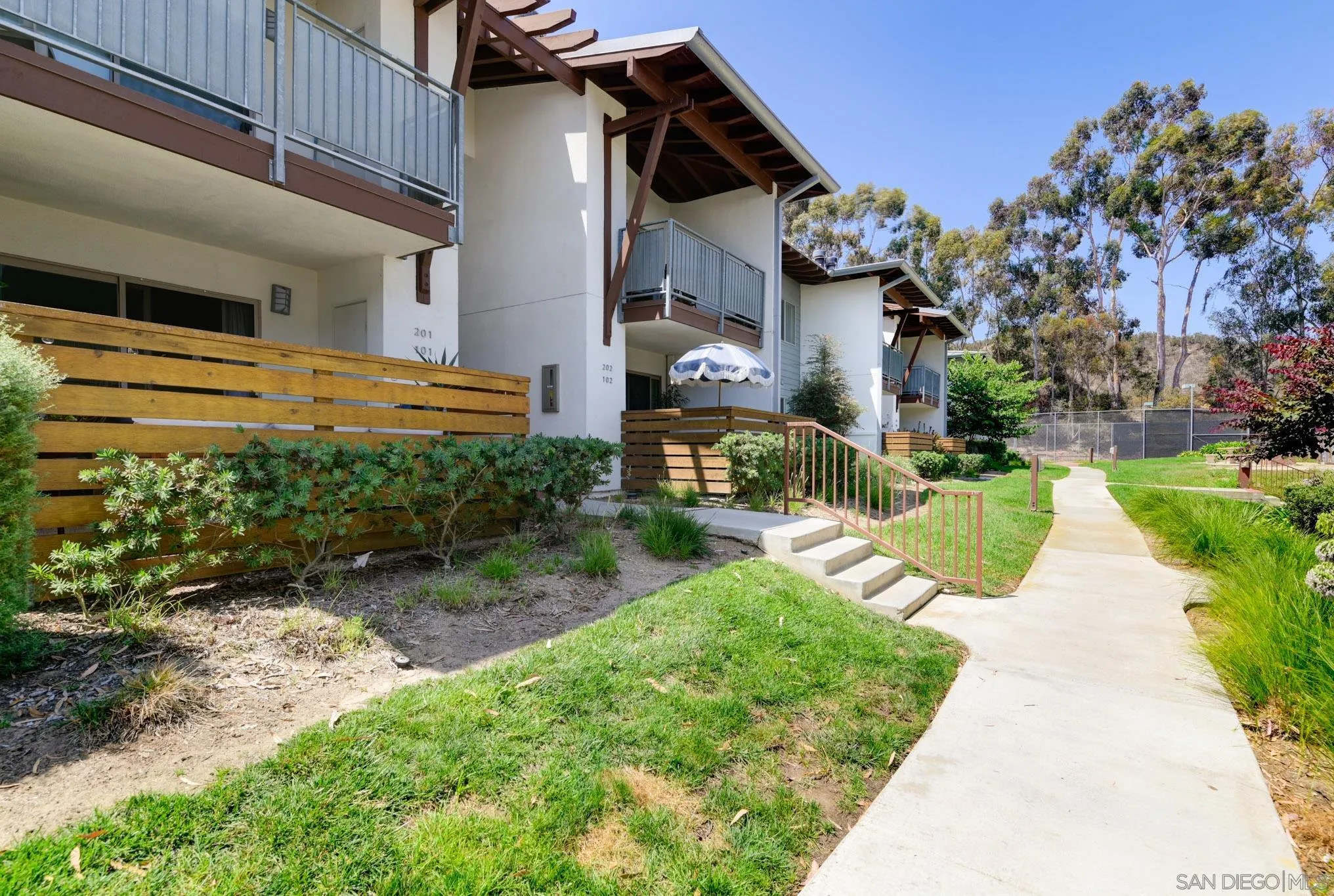 https://cdn.realtyfeed.com/cdn/127/250037092/4d98eb06fa07d79afac4c1d72a46e353.webp