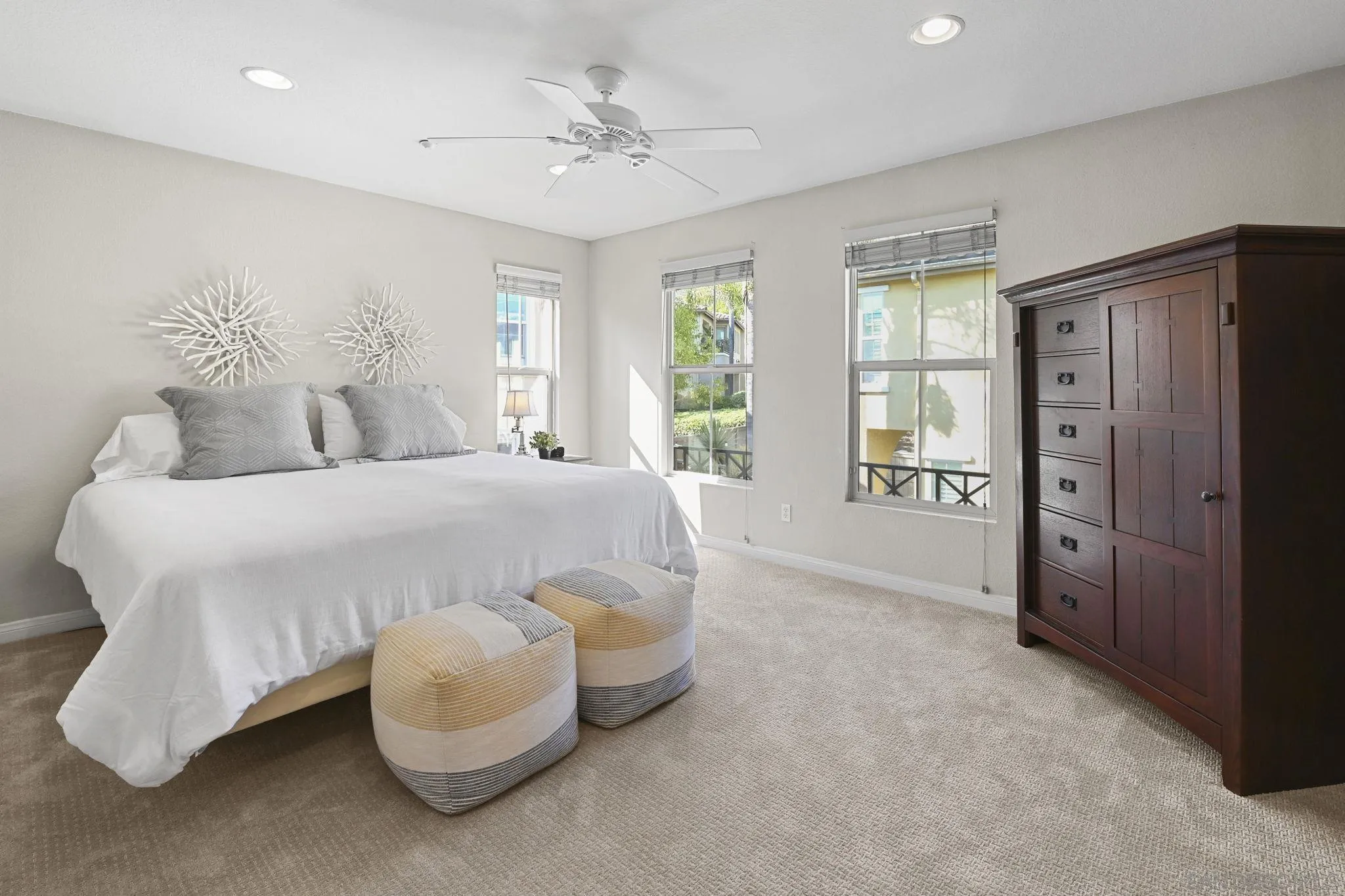 https://cdn.realtyfeed.com/cdn/127/250037094/157ec307d40e7a105cfda4cebc78a6aa.webp