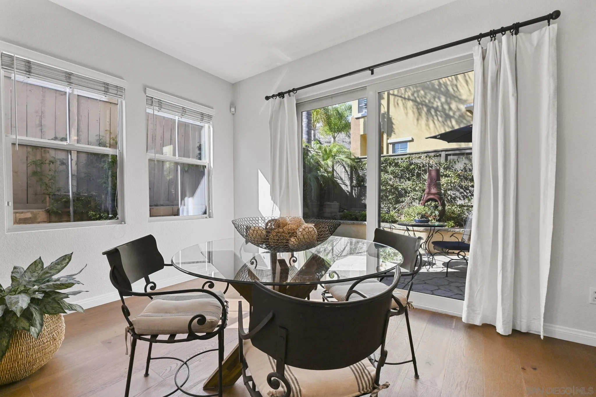 https://cdn.realtyfeed.com/cdn/127/250037094/25bdbd52a4497f093b4de26b45eeb946.webp
