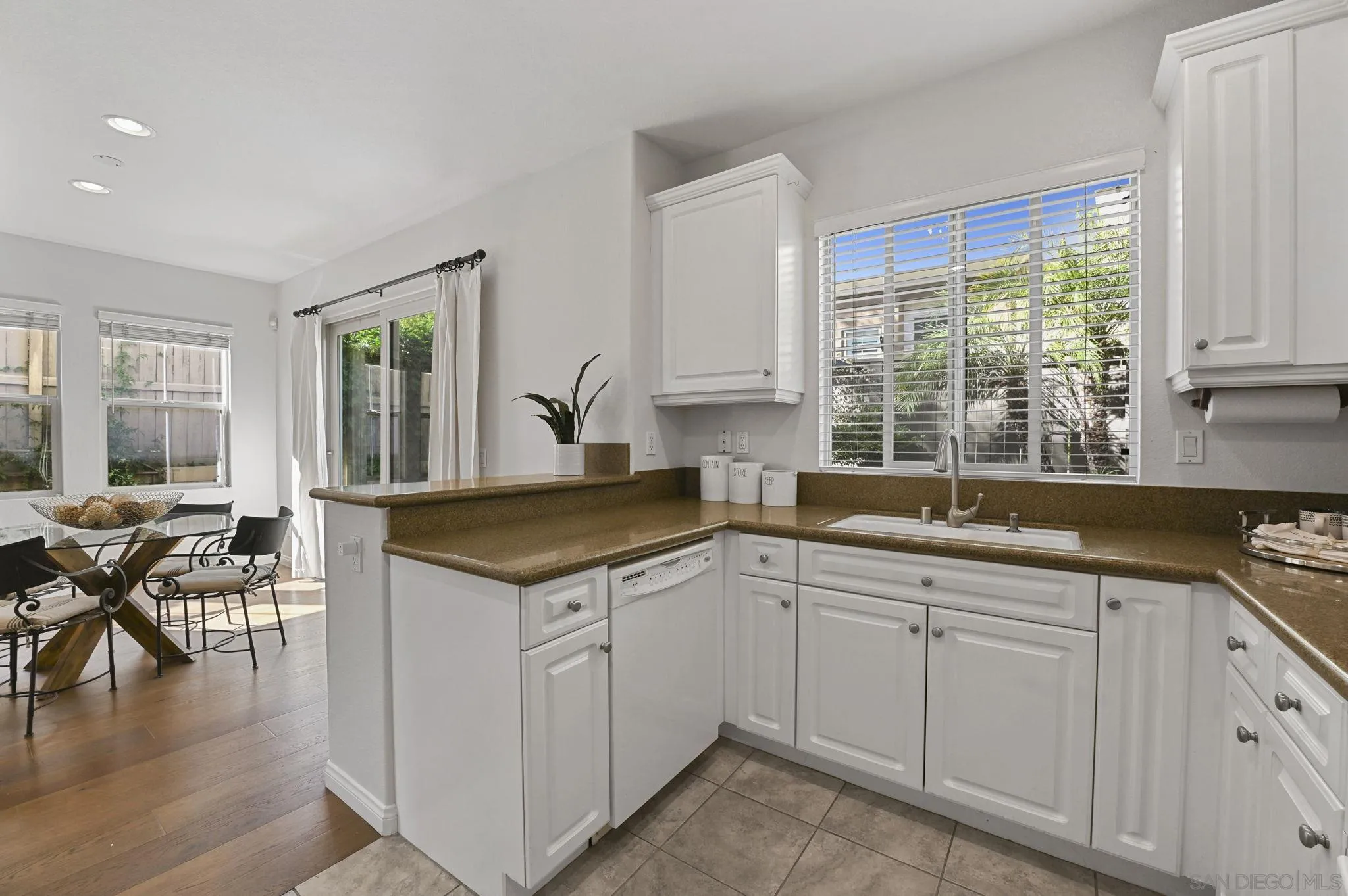 https://cdn.realtyfeed.com/cdn/127/250037094/3096cdb33f6984598b4b84608507a4a1.webp