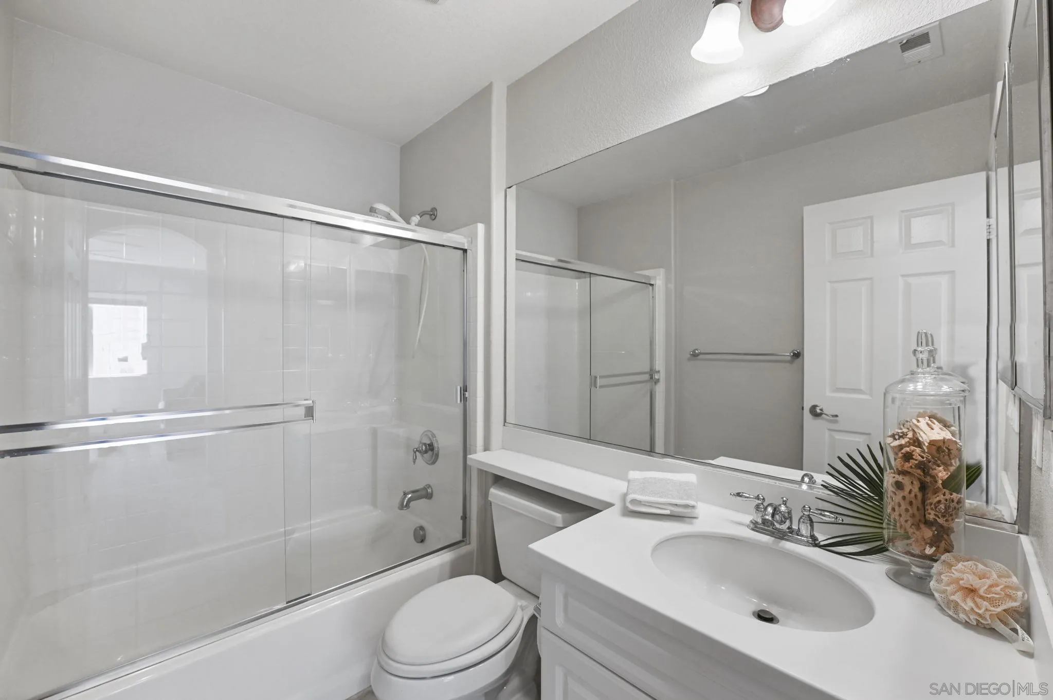 https://cdn.realtyfeed.com/cdn/127/250037094/448cbcdff70afb6561746c04aa849776.webp