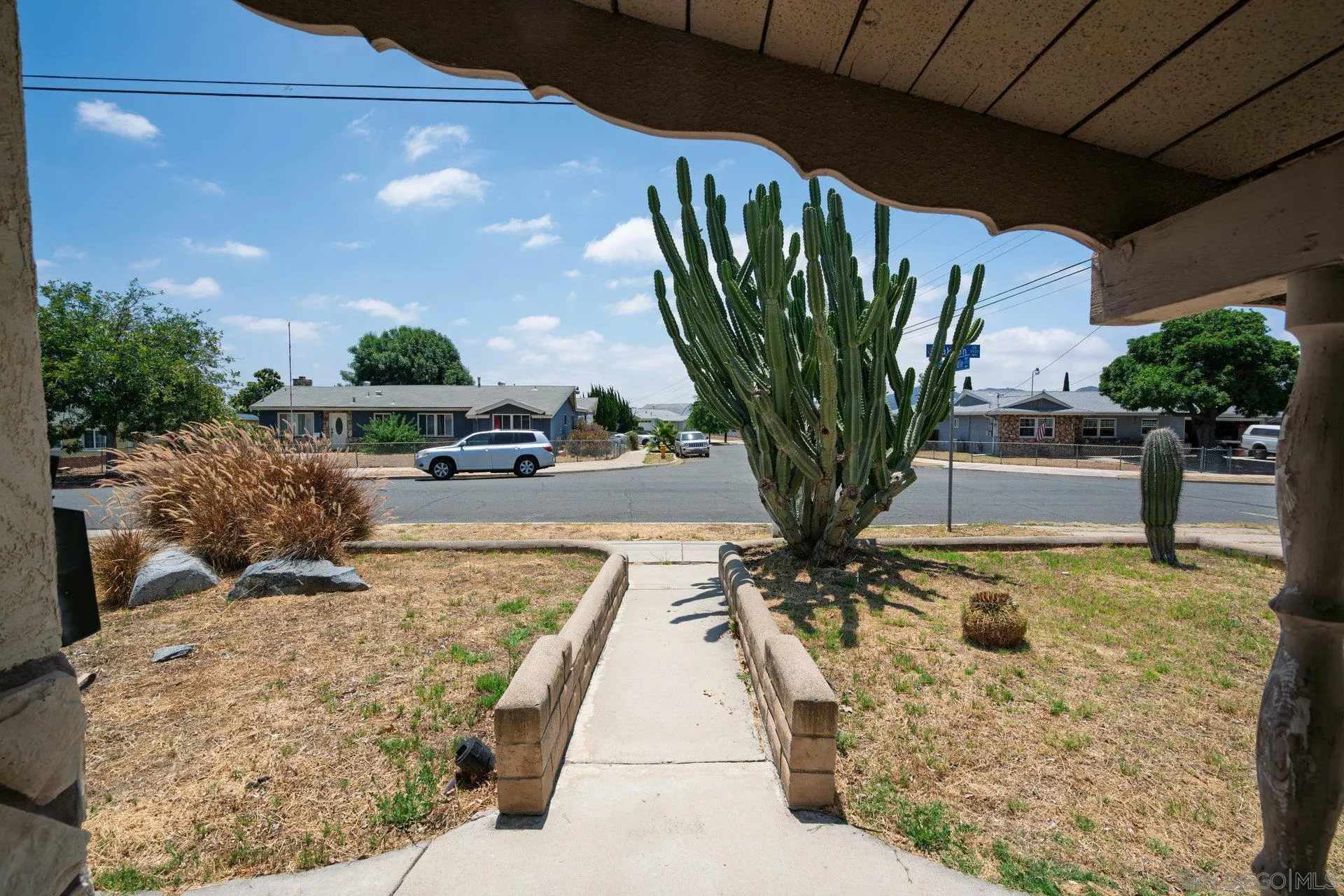 https://cdn.realtyfeed.com/cdn/127/250037097/2e91a28b2b8d8956d9b9dc3c30e043e9.webp