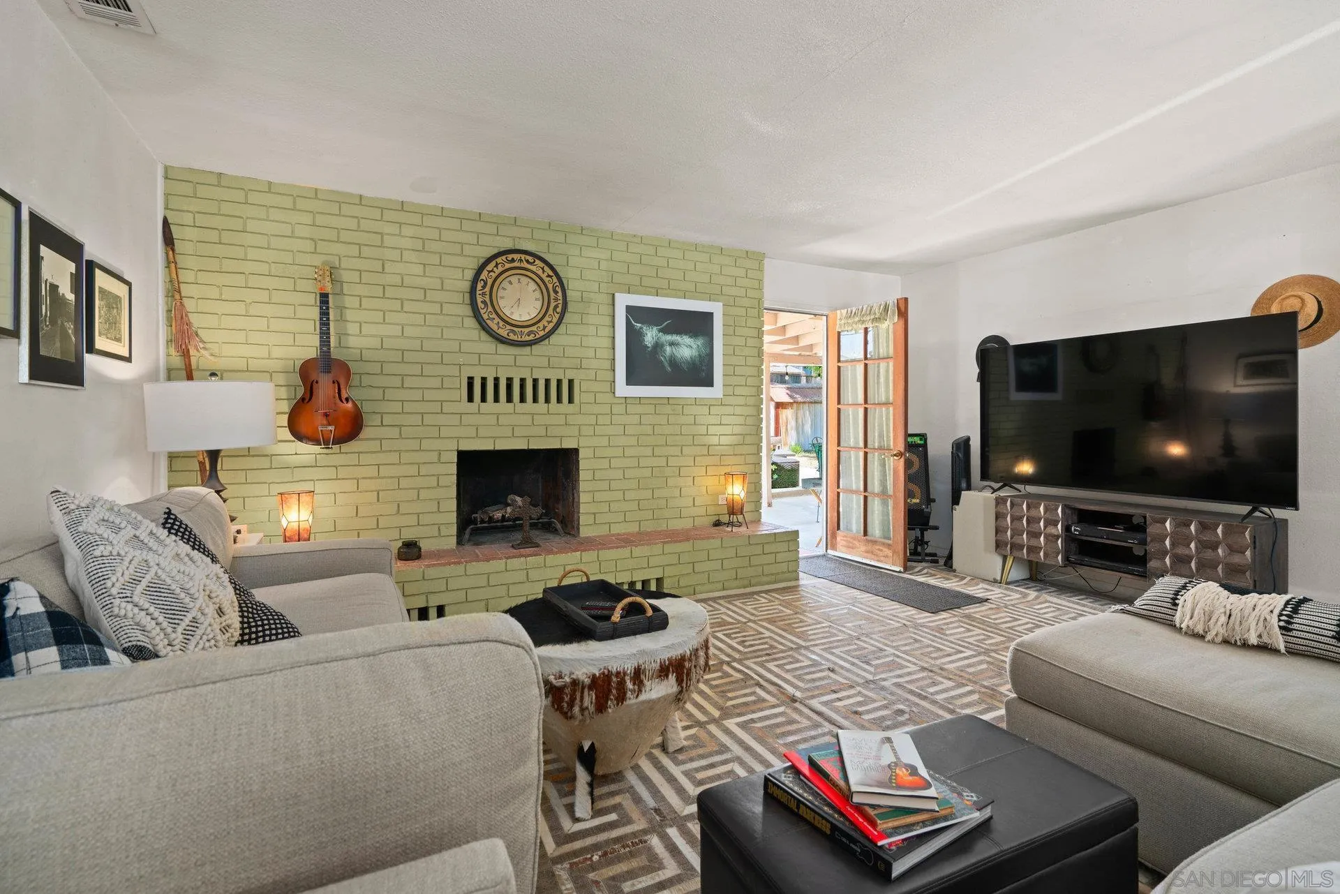 https://cdn.realtyfeed.com/cdn/127/250037097/744363533faca191207d85a582a63f85.webp