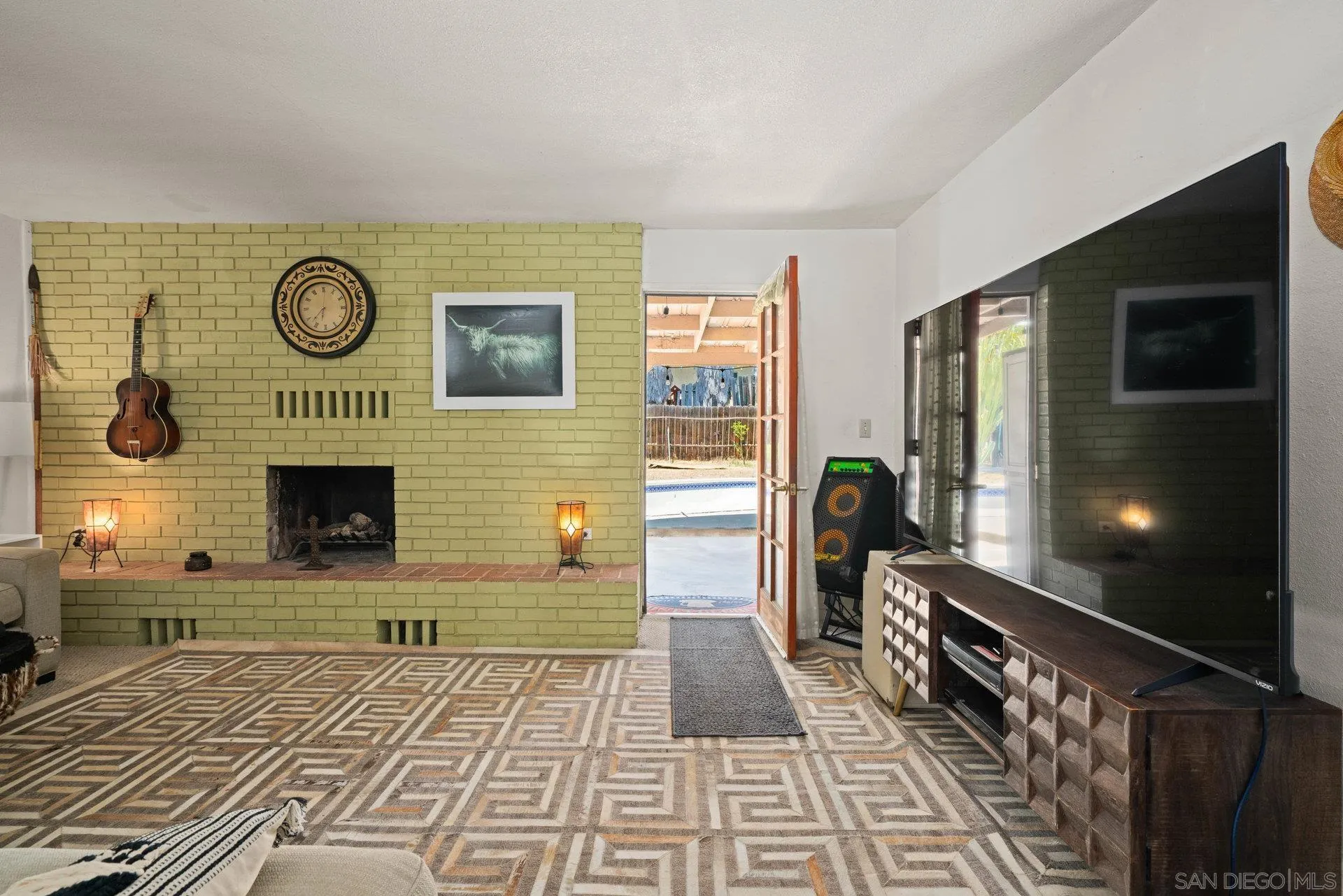 https://cdn.realtyfeed.com/cdn/127/250037097/a1e9d6c1dcf0bcd9a479569681319fe8.webp