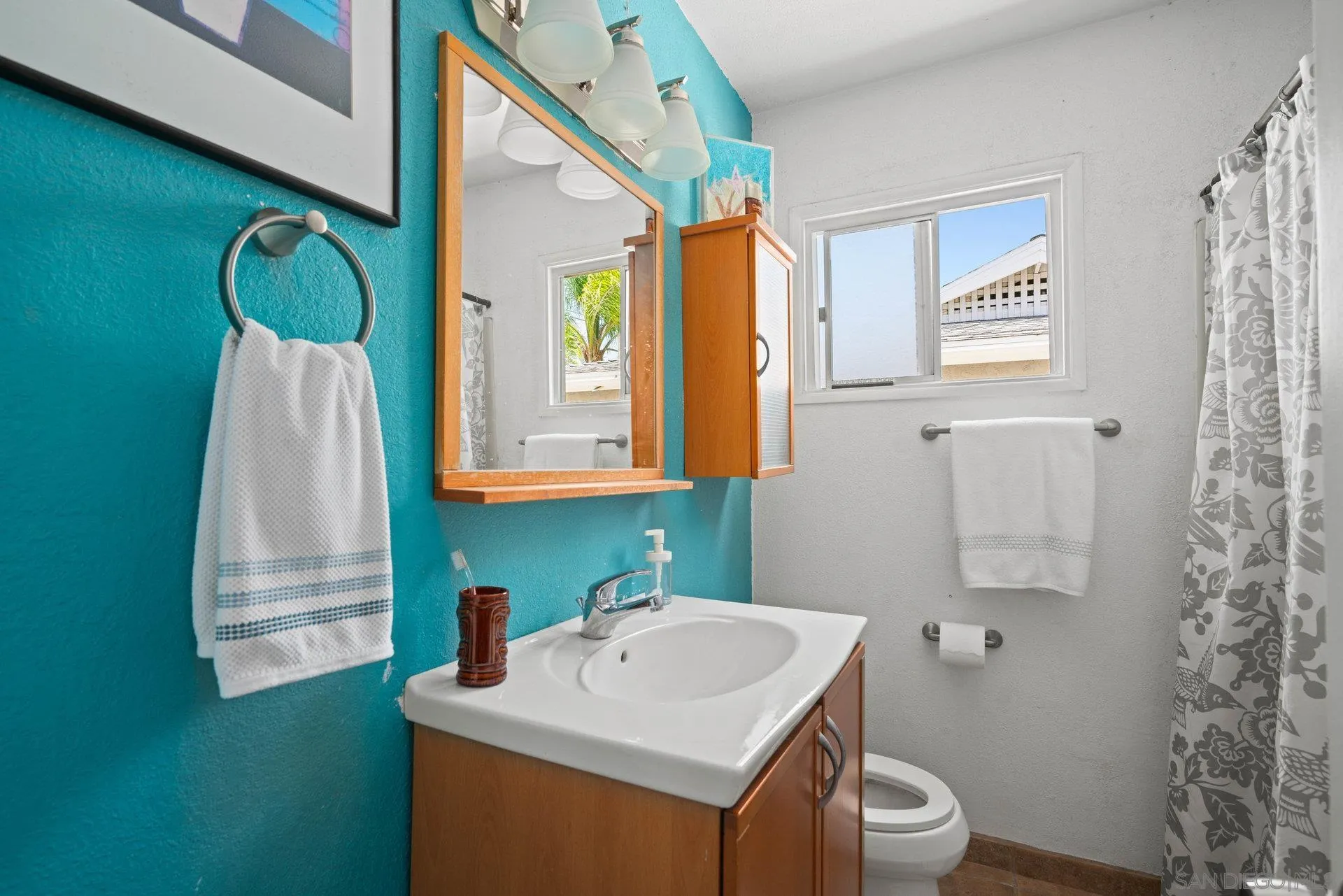 https://cdn.realtyfeed.com/cdn/127/250037097/be1d3d0fa3a7291bdd779491fd07a638.webp