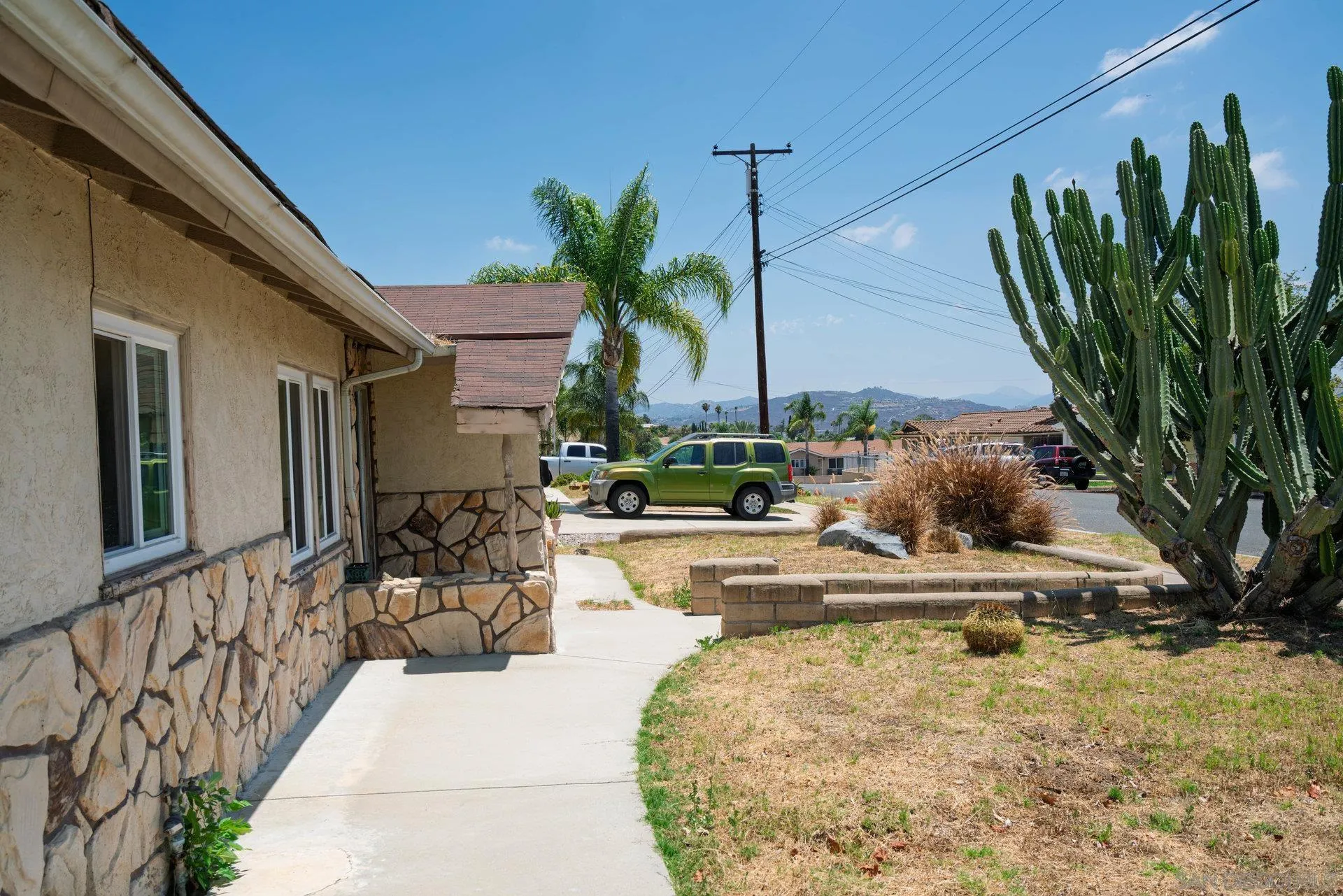 https://cdn.realtyfeed.com/cdn/127/250037097/cc75220df27c19620df78bfaef967cb6.webp