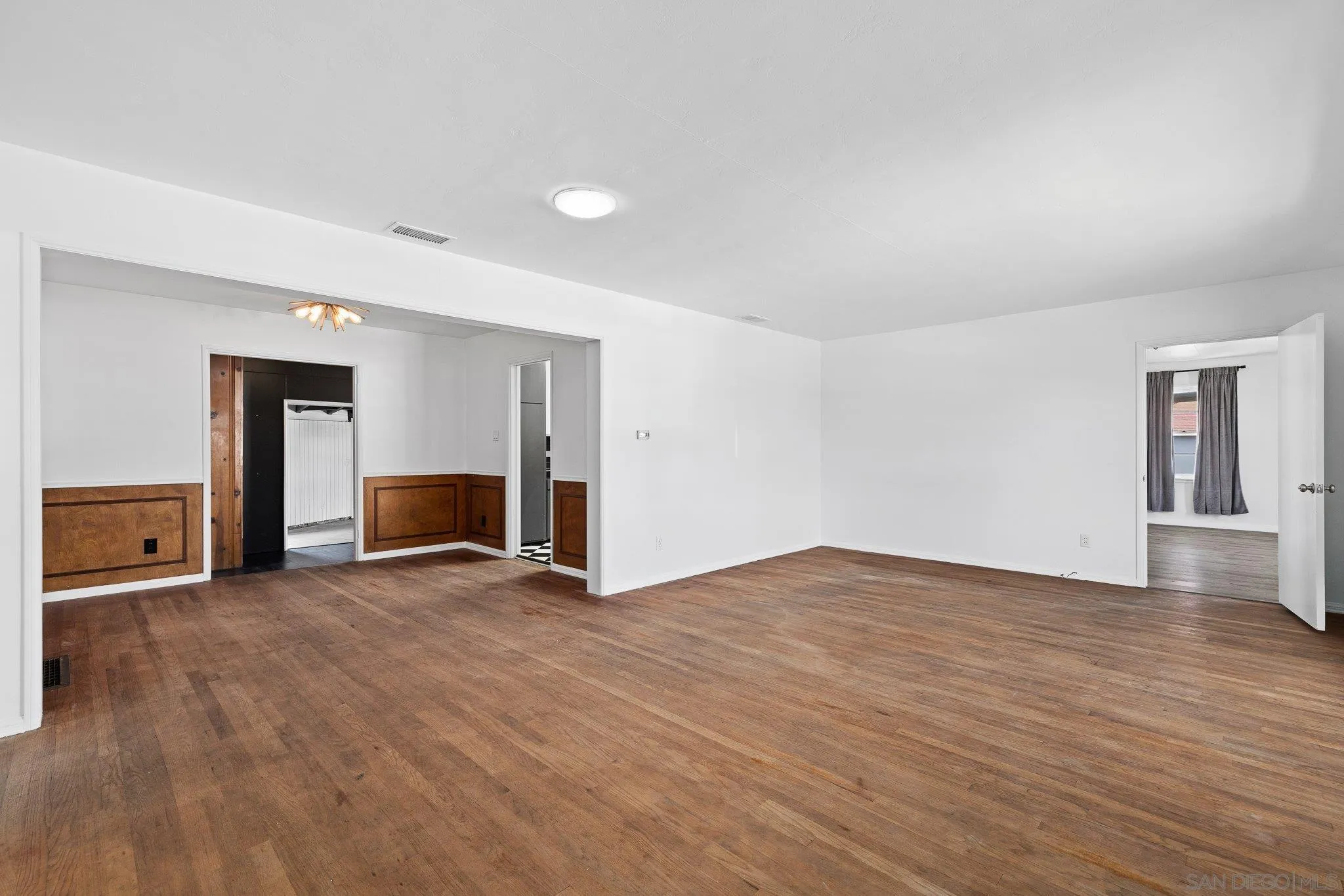 https://cdn.realtyfeed.com/cdn/127/250037099/4e17e34f277f8d56d564f24742b4e2d6.webp