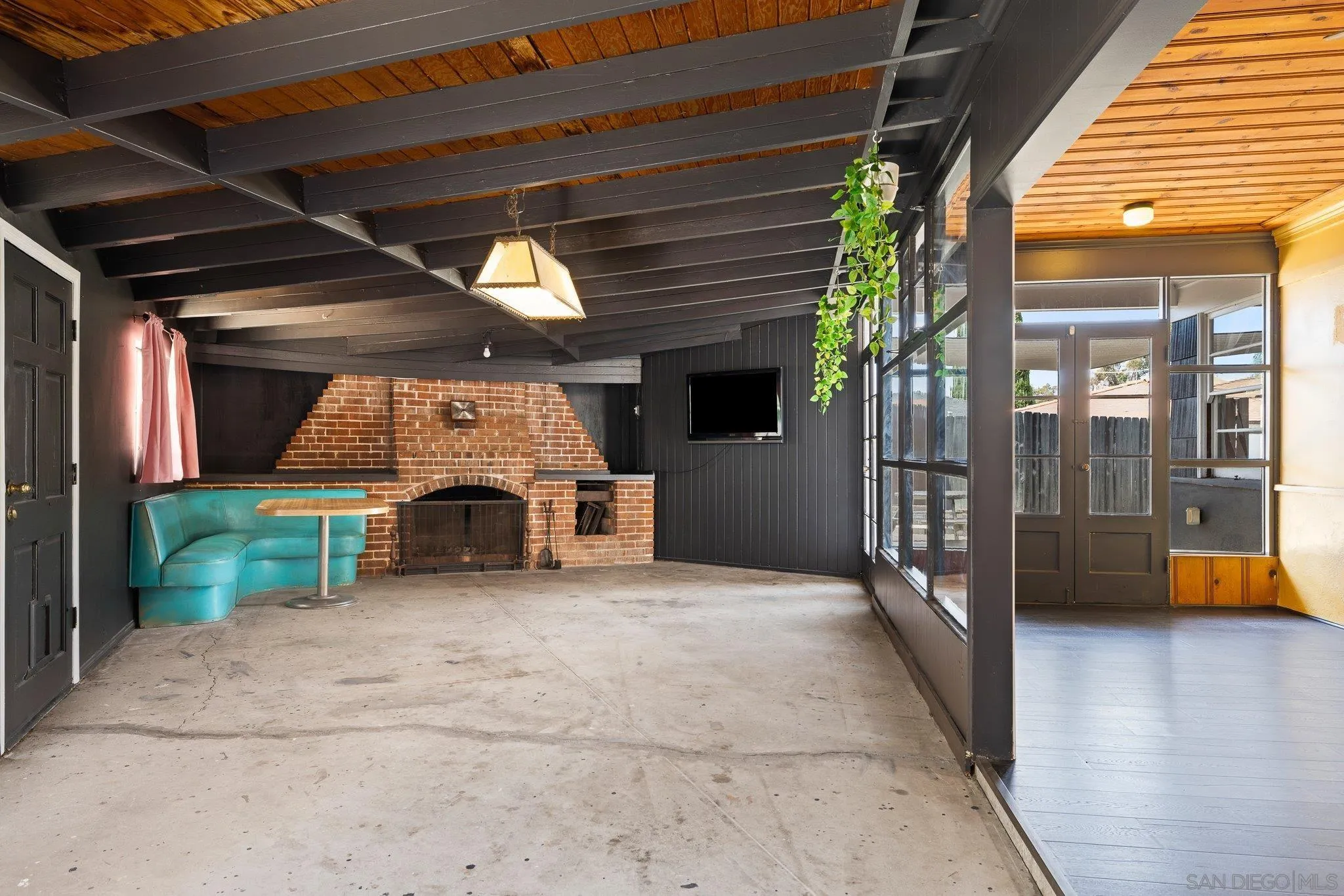 https://cdn.realtyfeed.com/cdn/127/250037099/6ed67259ba633b1025e9d01a5898aa27.webp