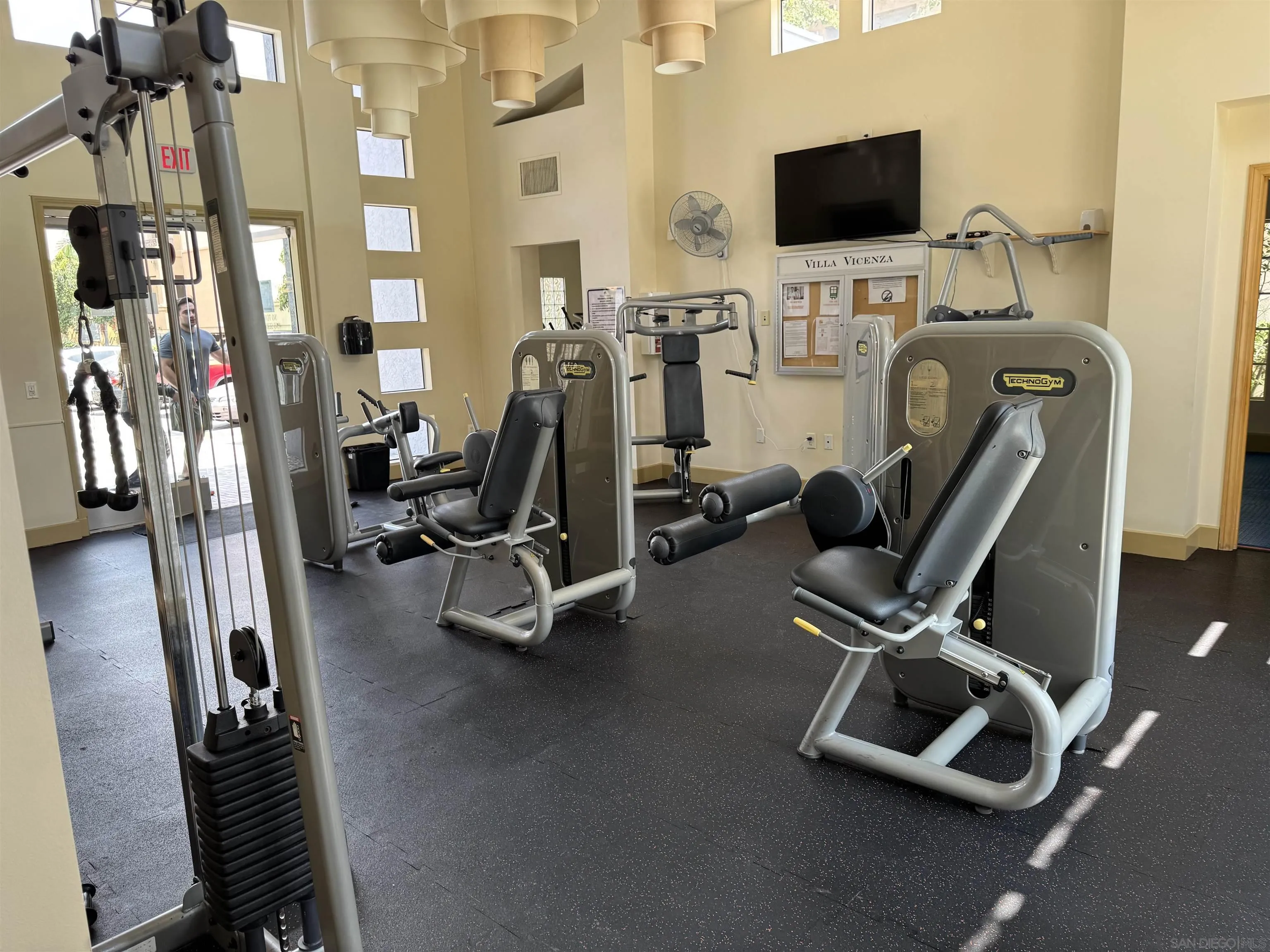 https://cdn.realtyfeed.com/cdn/127/250037102/abb9fc6635c513f3fedc68875506935a.webp