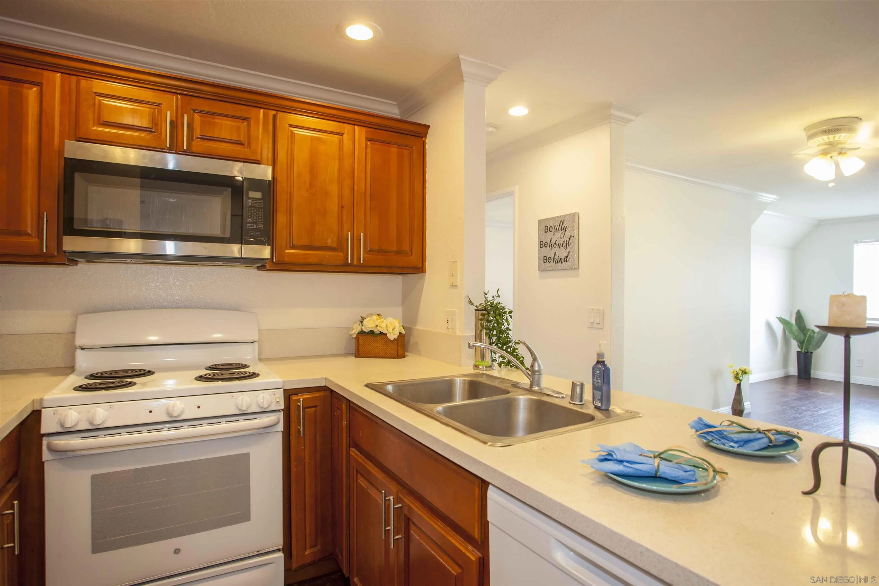 https://cdn.realtyfeed.com/cdn/127/250037102/e0f4c2fe42652dd746b7c858bc59641a.webp